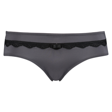 Lucie Brazilian, Grå