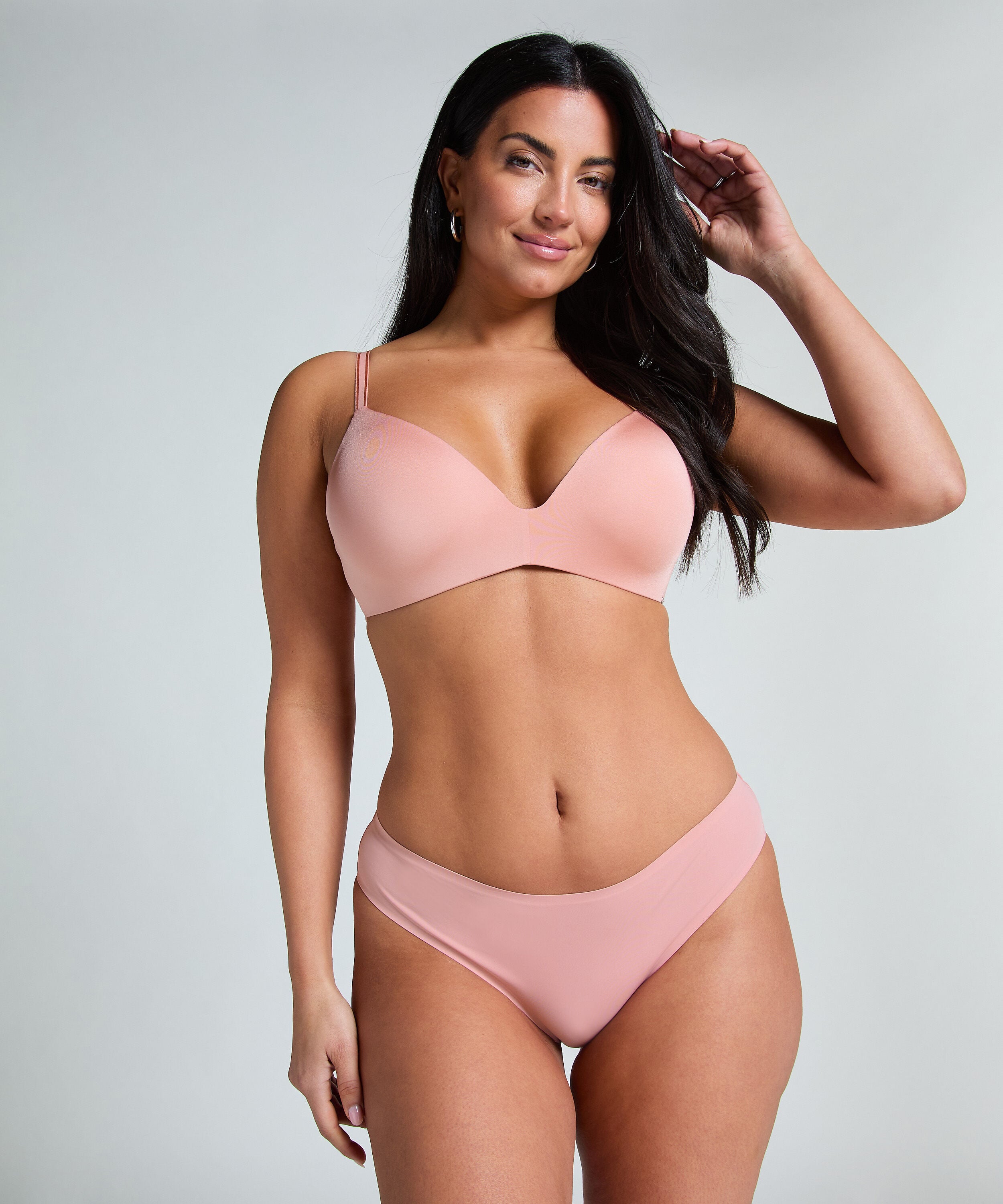 Invisible Brazilian, Rosa Invisible Brazilian, Rosa