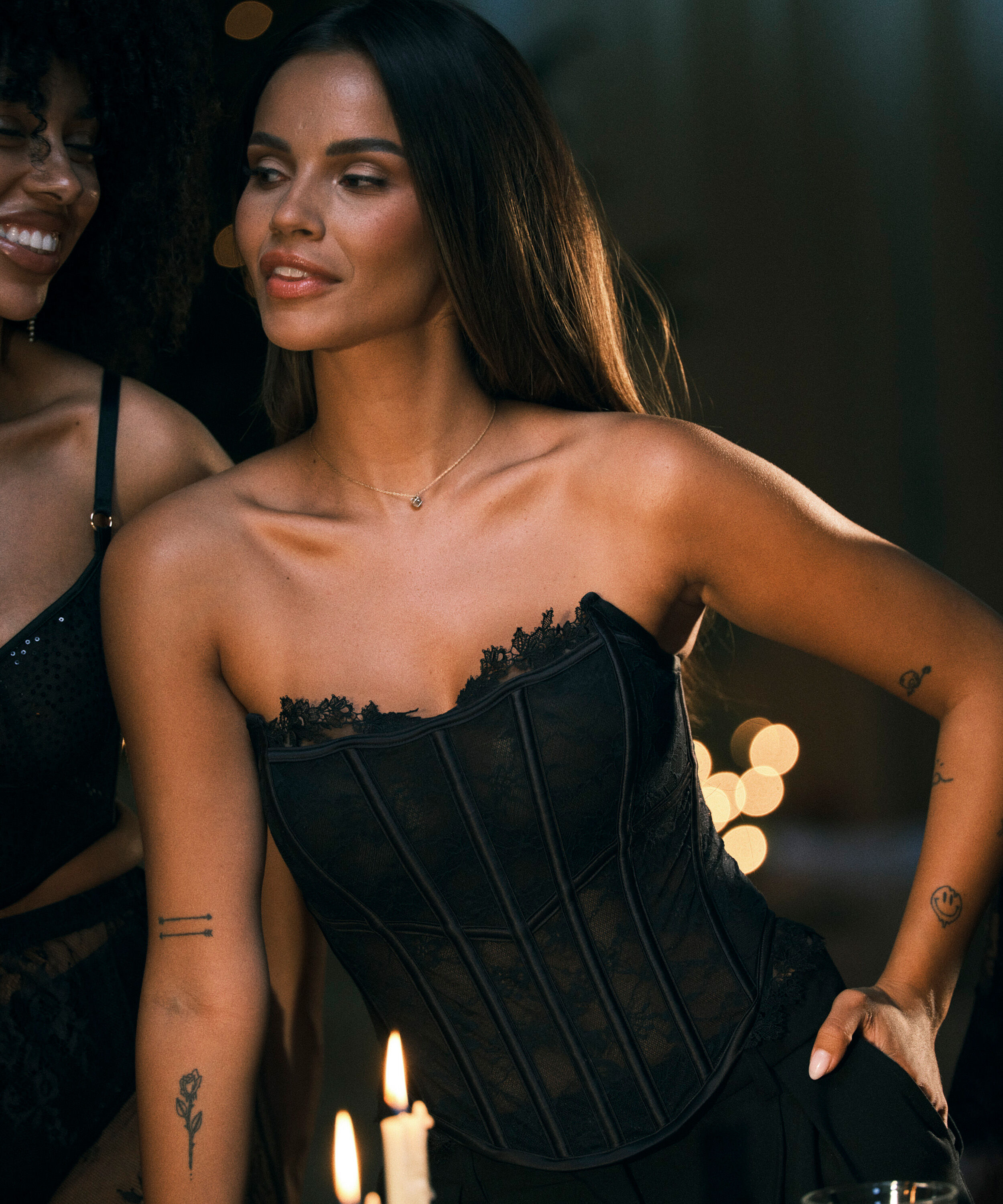 Julia Bustier , Svart