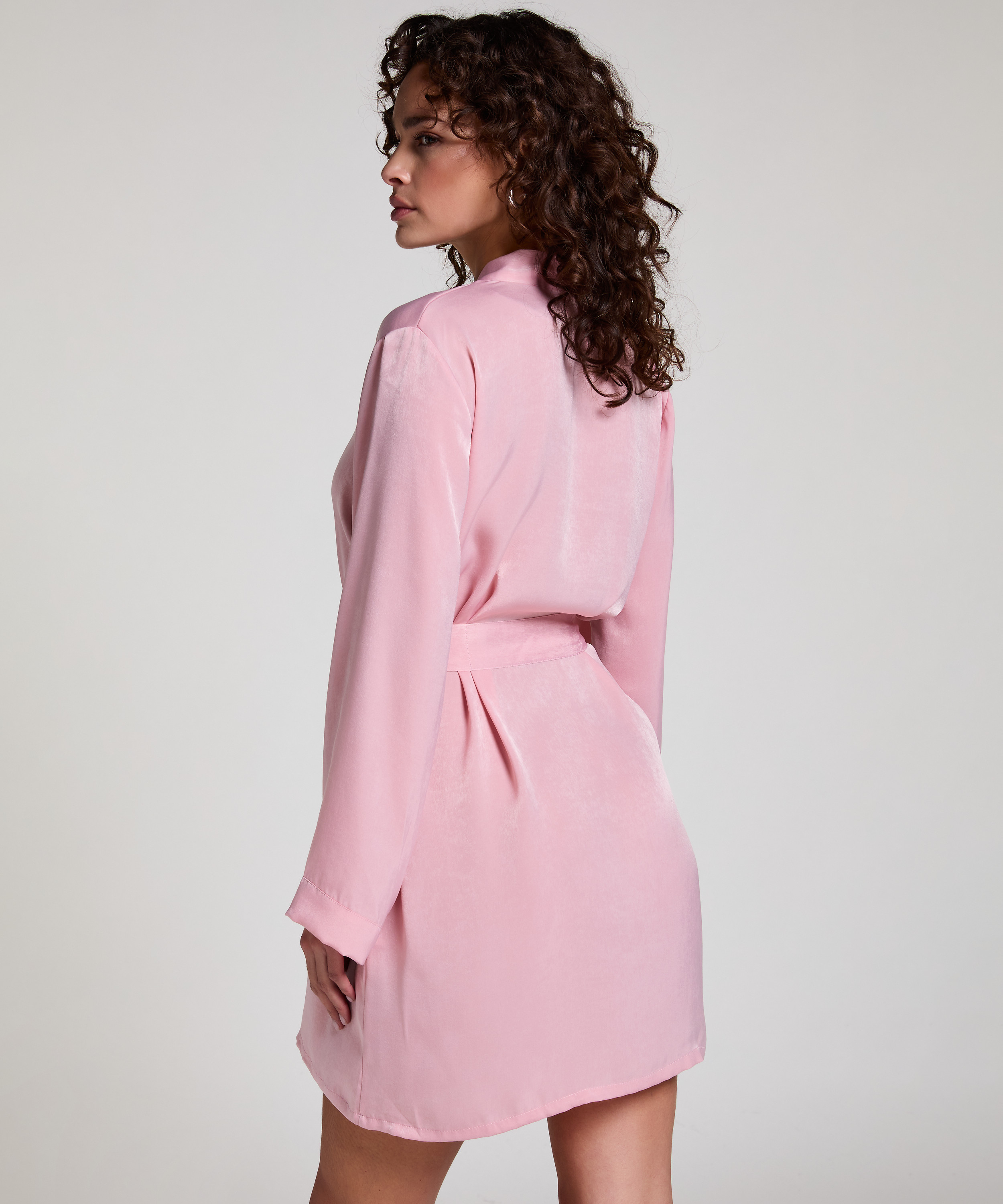 Satengkimono, Rosa, main