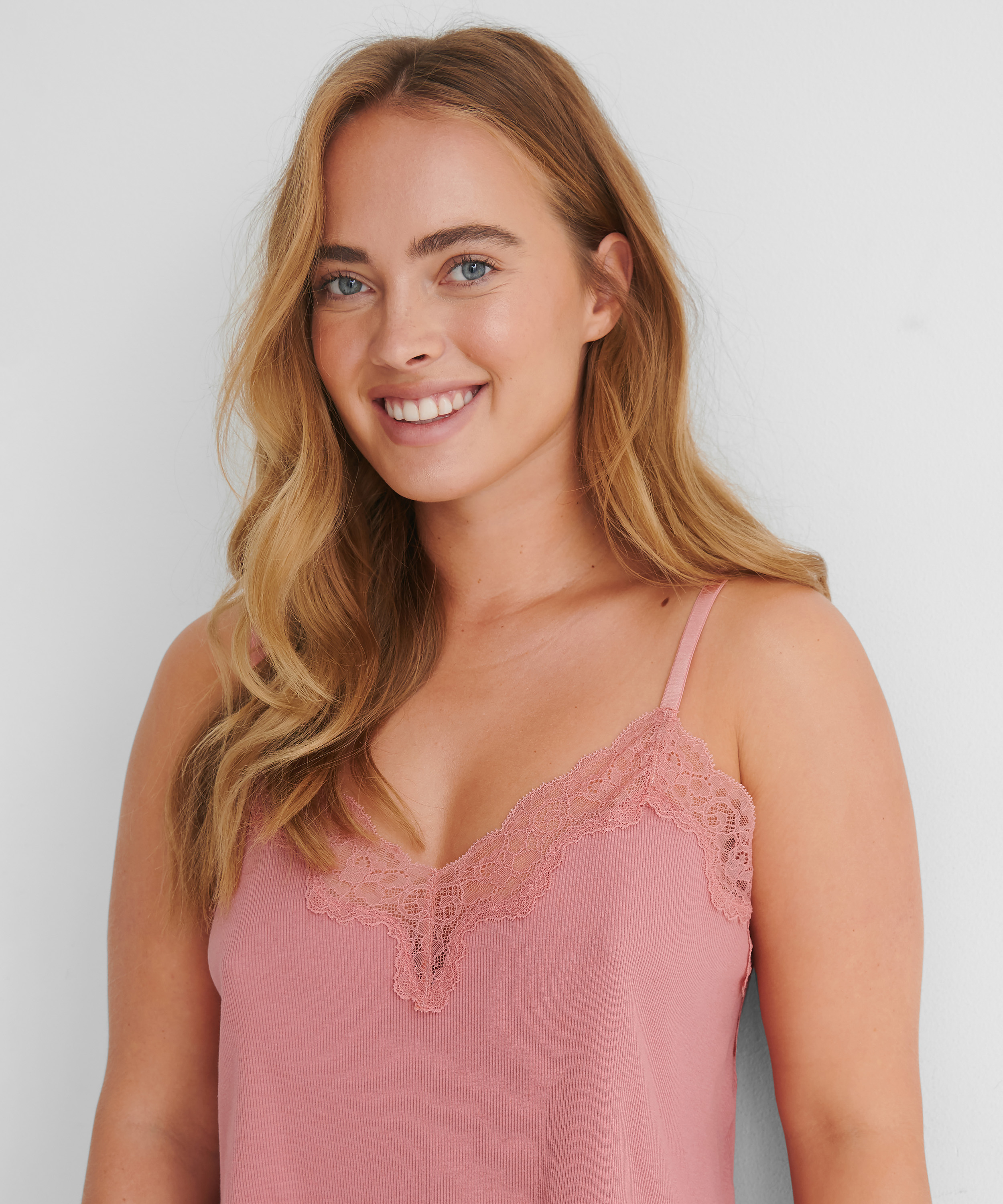 Mia HKM x NA-KD rib lace cami, Rosa, main