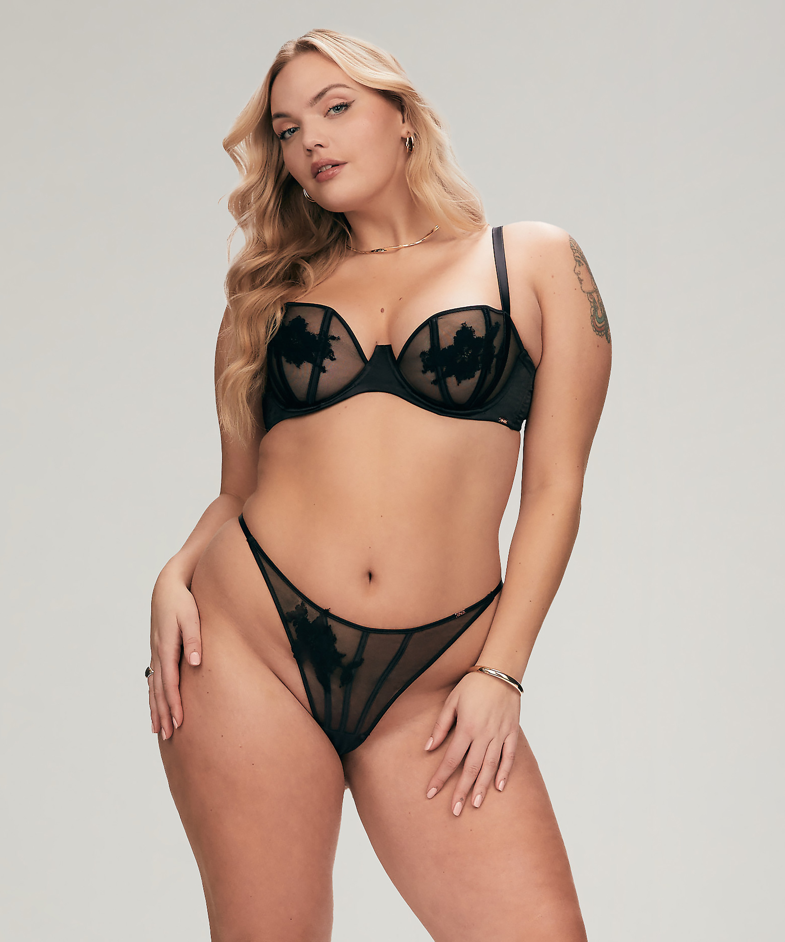 G-streng Ember, Svart, main