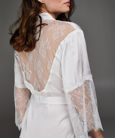 Lily satengkimono, Hvit