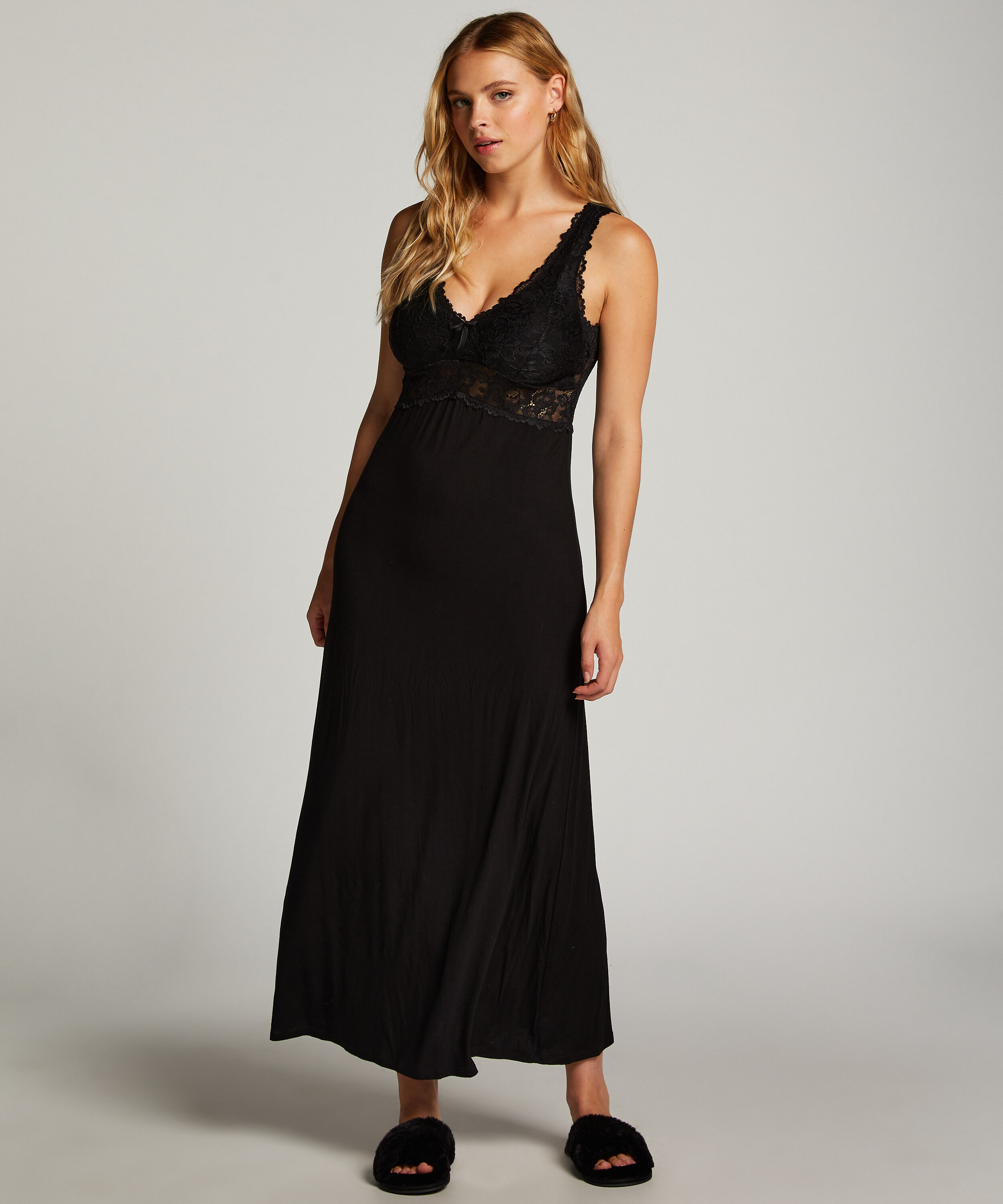 Nora Lace Long slipkjole, Svart