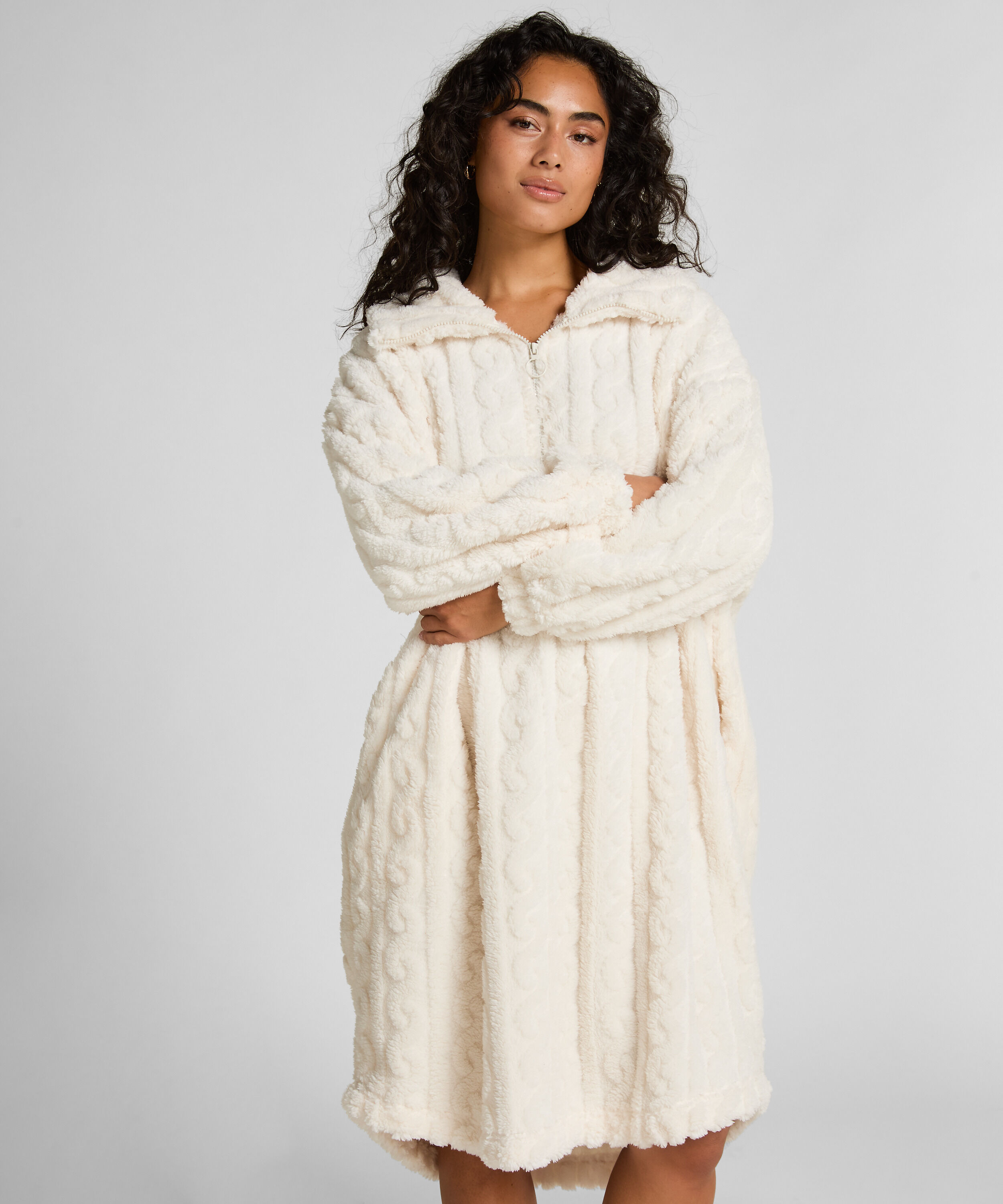 Poncho i Kabelstrikket Fleece