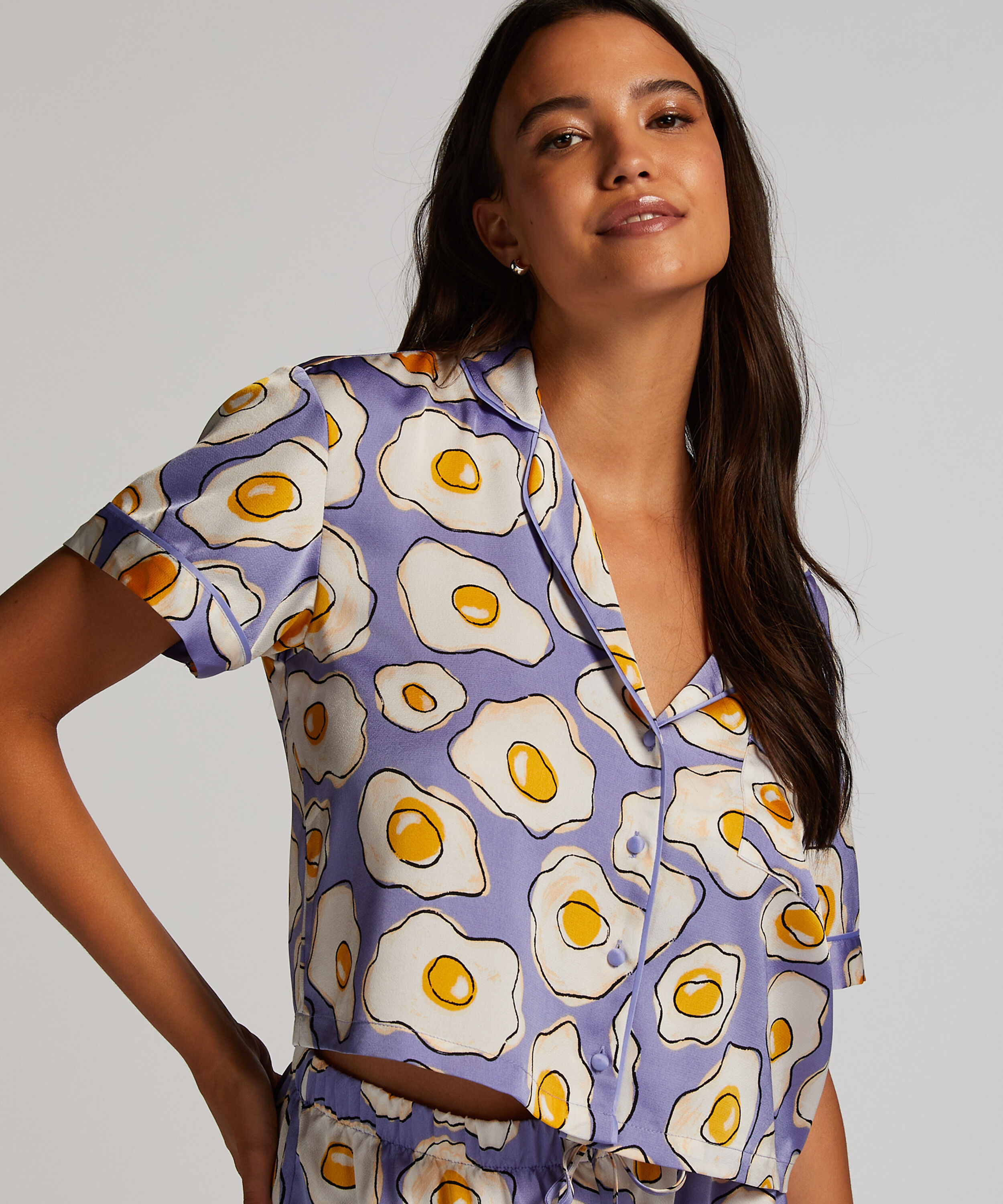 Kortermet jakke i sateng