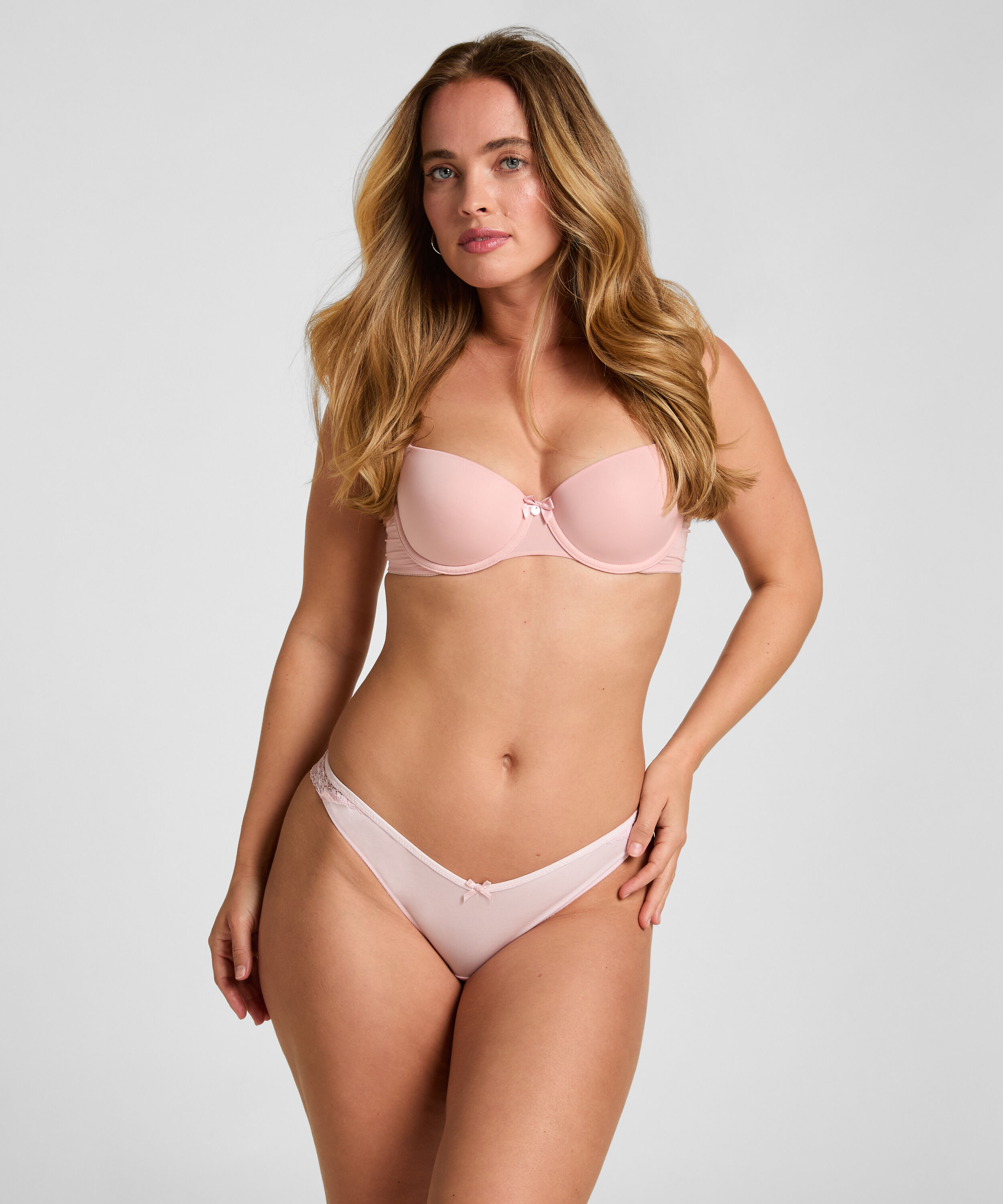 Thong Caroline