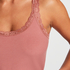 Ribbestrikket singlet med blonder, Rosa