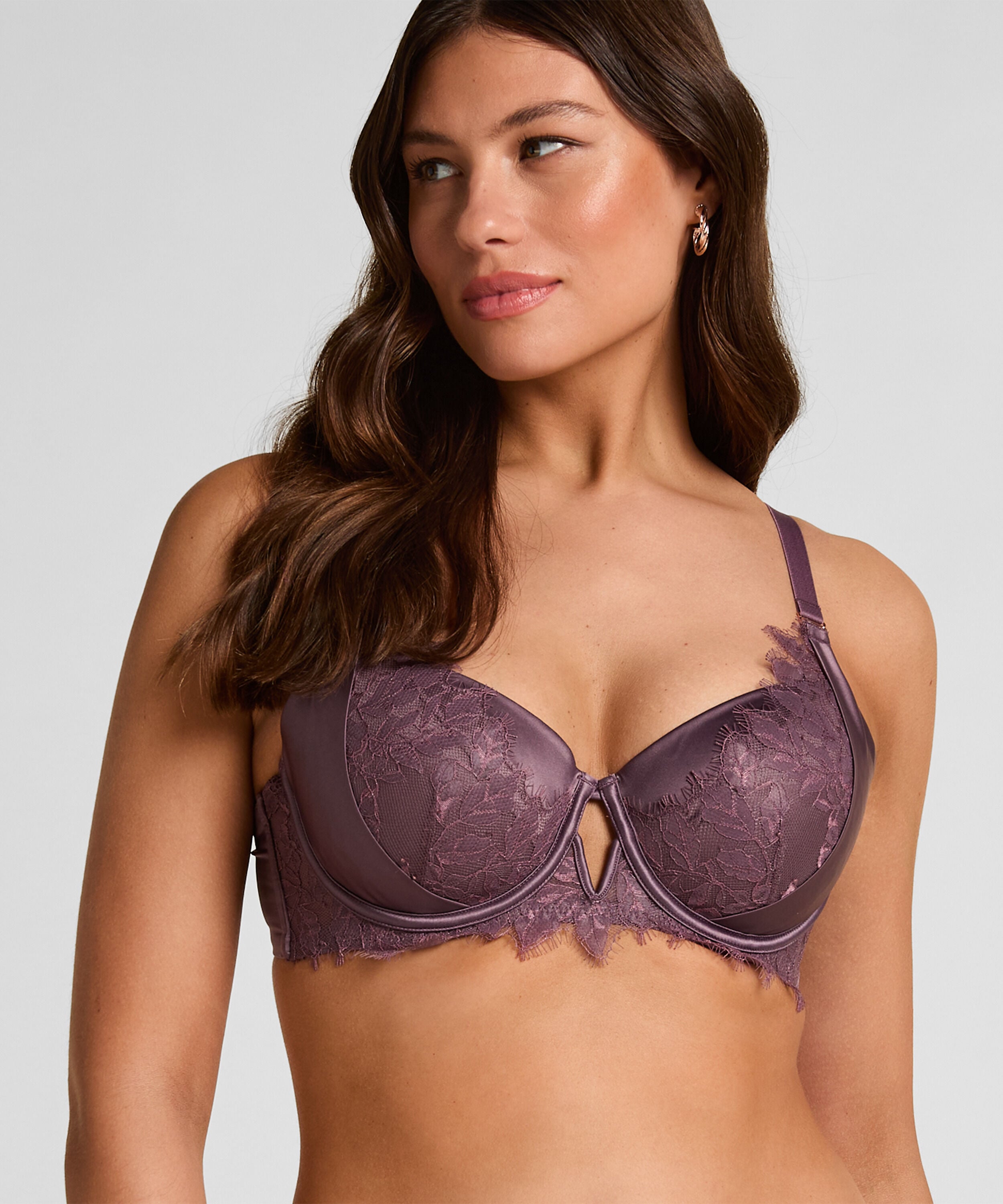 Malou Padded Bøyle-BH - Luksuriøs Blonde-BH, Lilla Malou Padded Bøyle-BH - Luksuriøs Blonde-BH, Lilla
