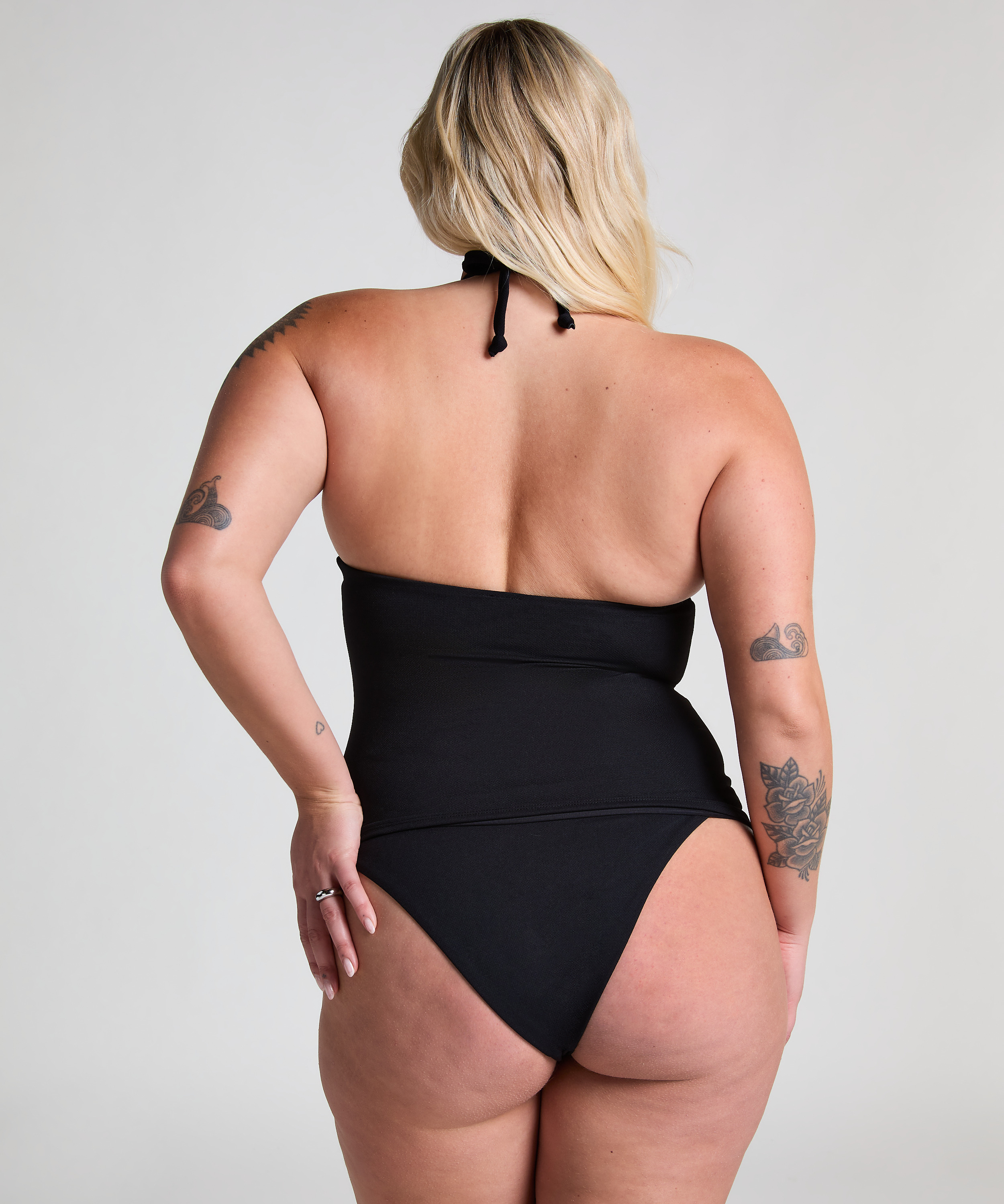 H&oslash;ykuttet Bikini Underdel Scallop, Svart, main