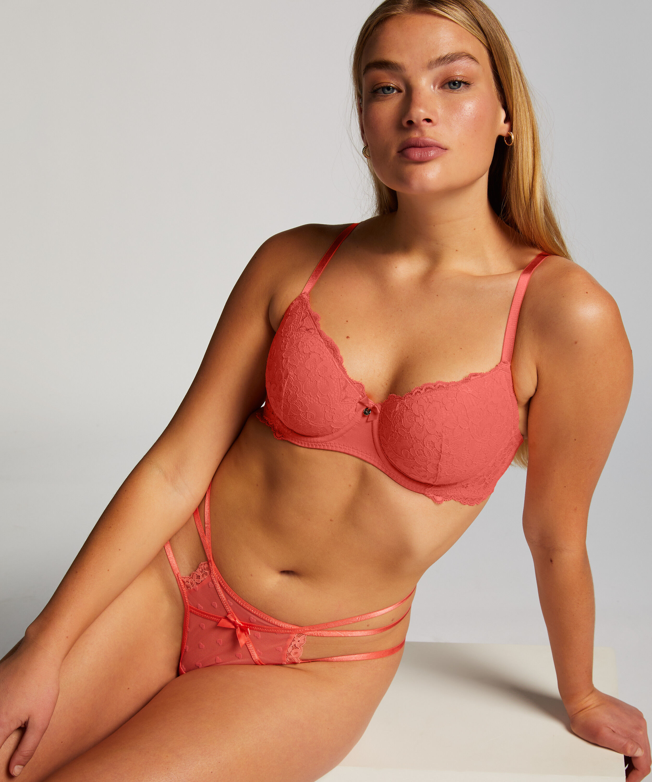 G-streng Melda, Rosa