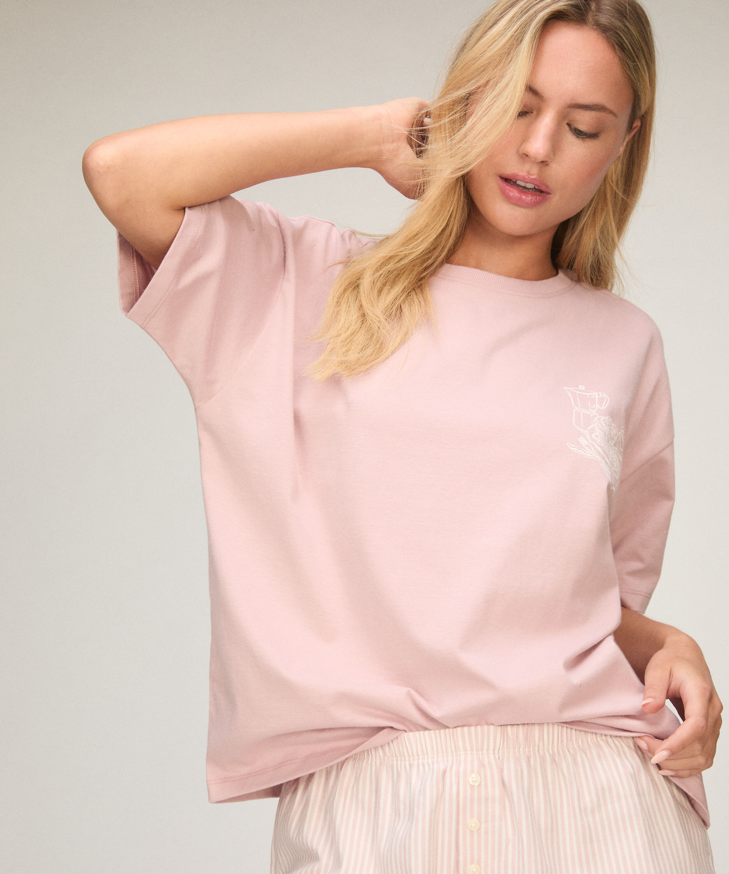 Pyjamassett med Shorts og T-skjorte