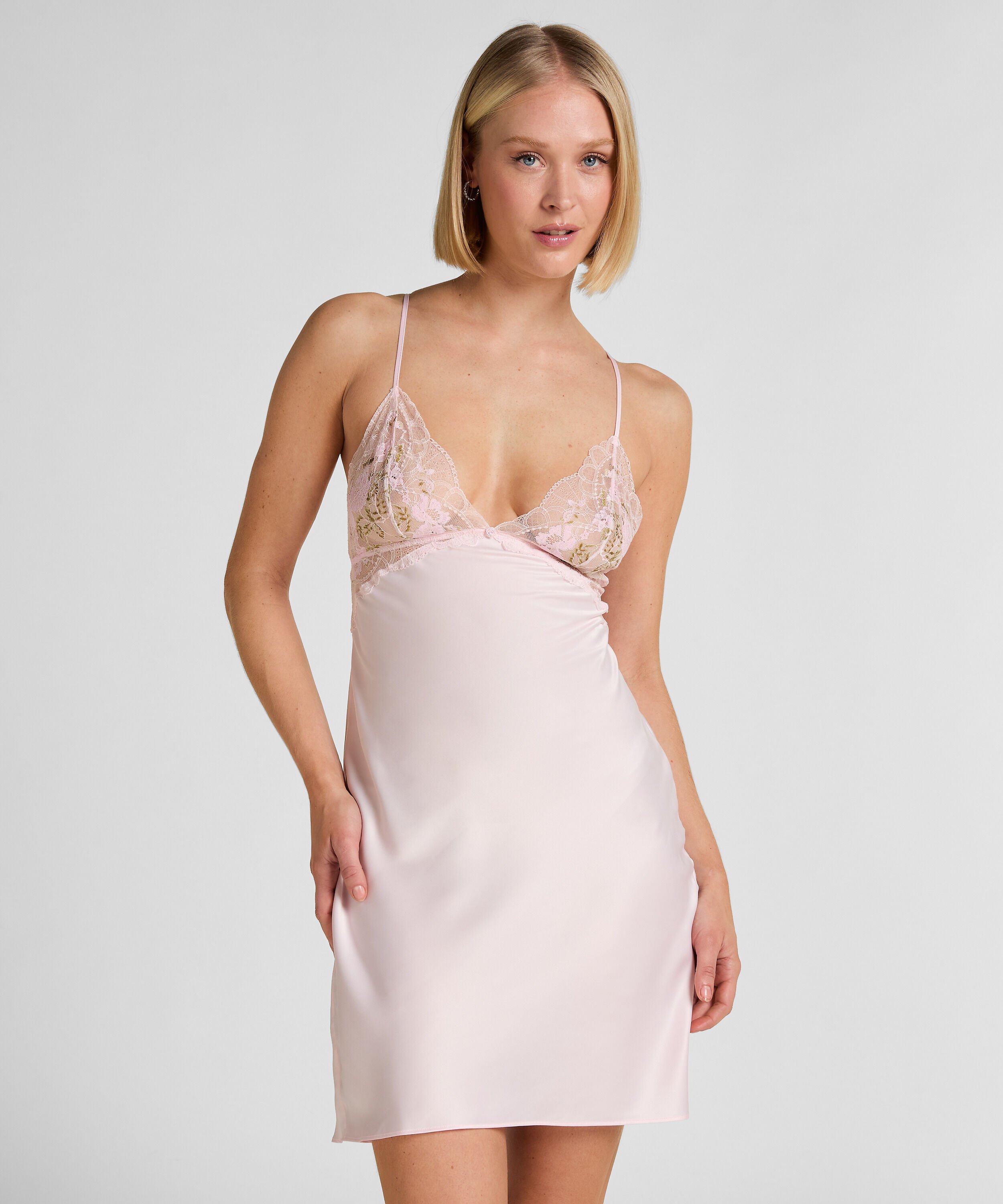 Miri Sateng Nattkjole, Rosa