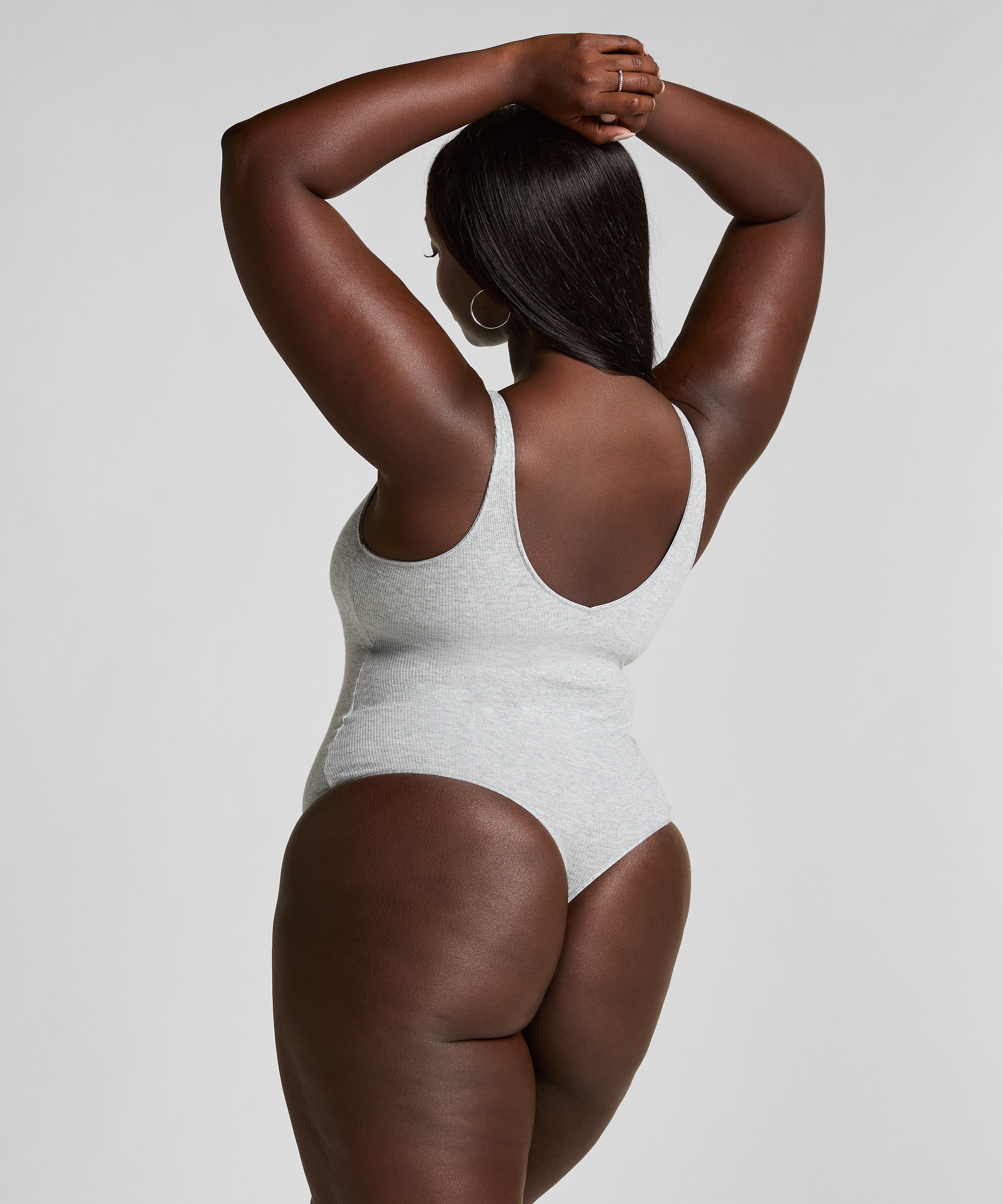 Ribbestrikket bomullsbody, Gr&aring;, main