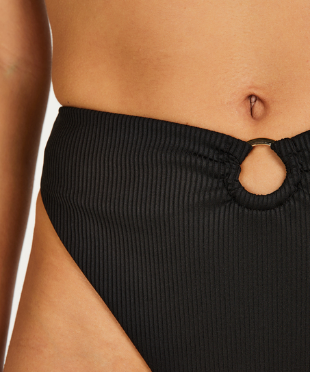 Bikinitruse Eleyna, Svart