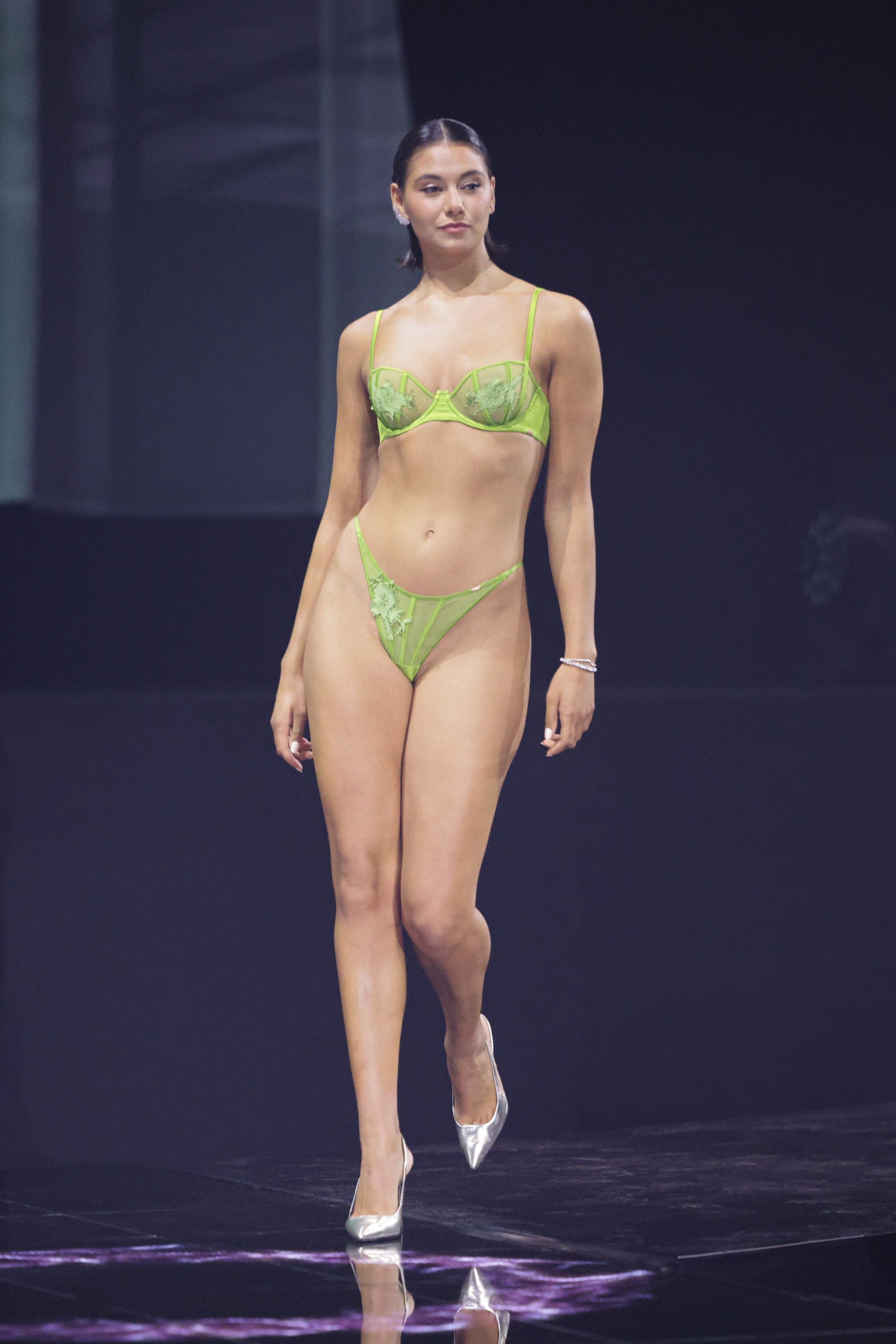 G-streng Ember, Grønn, main