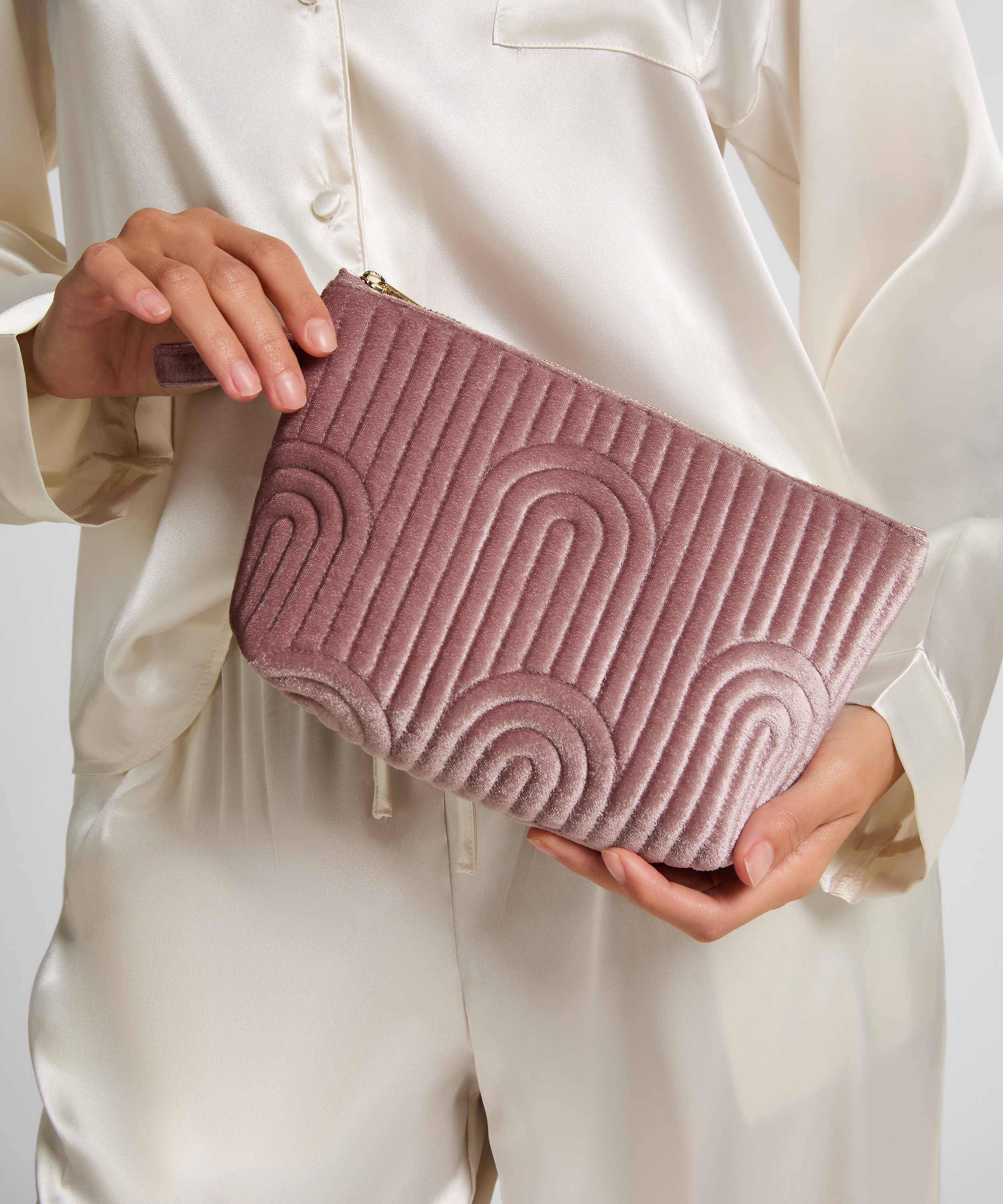 Liten sminkepung i velur, Lilla, main