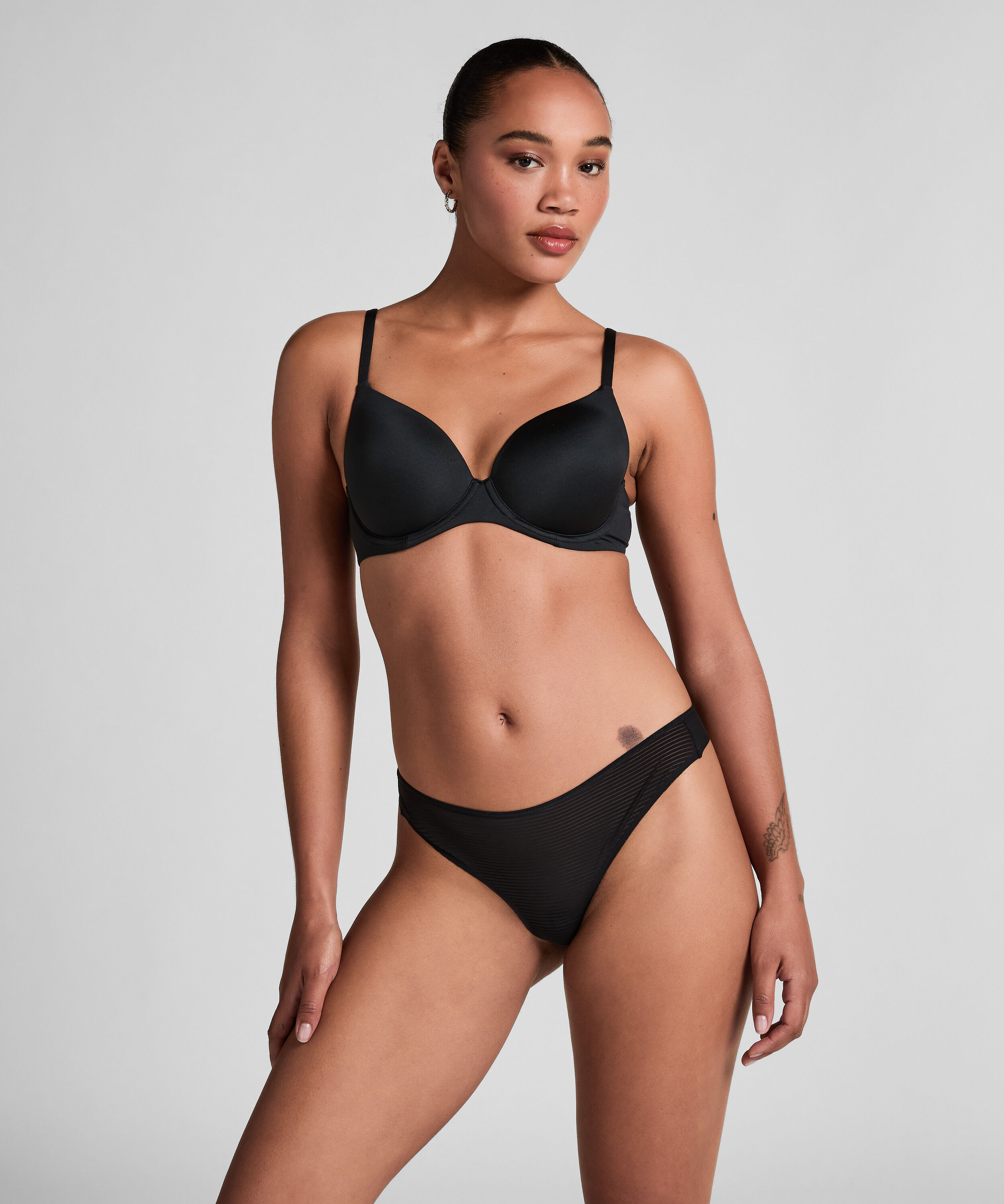 Usynlig thong i stripemesh, Svart Usynlig thong i stripemesh, Svart