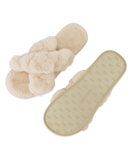 T&oslash;fler Lia, Hvit