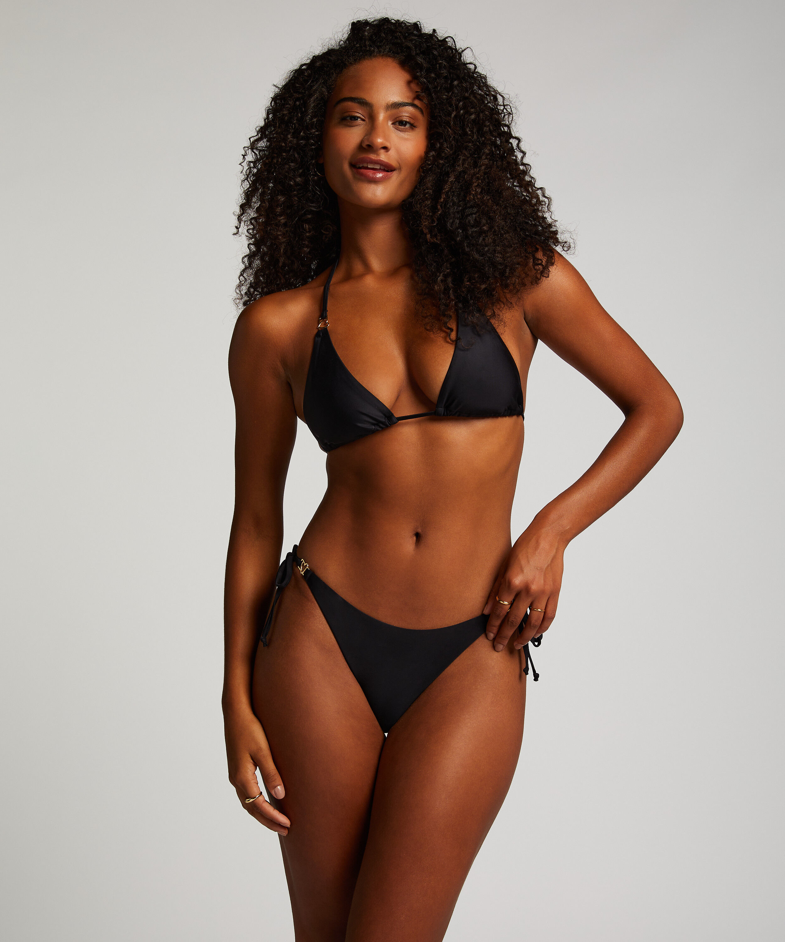 Cheeky Tanga Bikini Underdel Doha, Svart