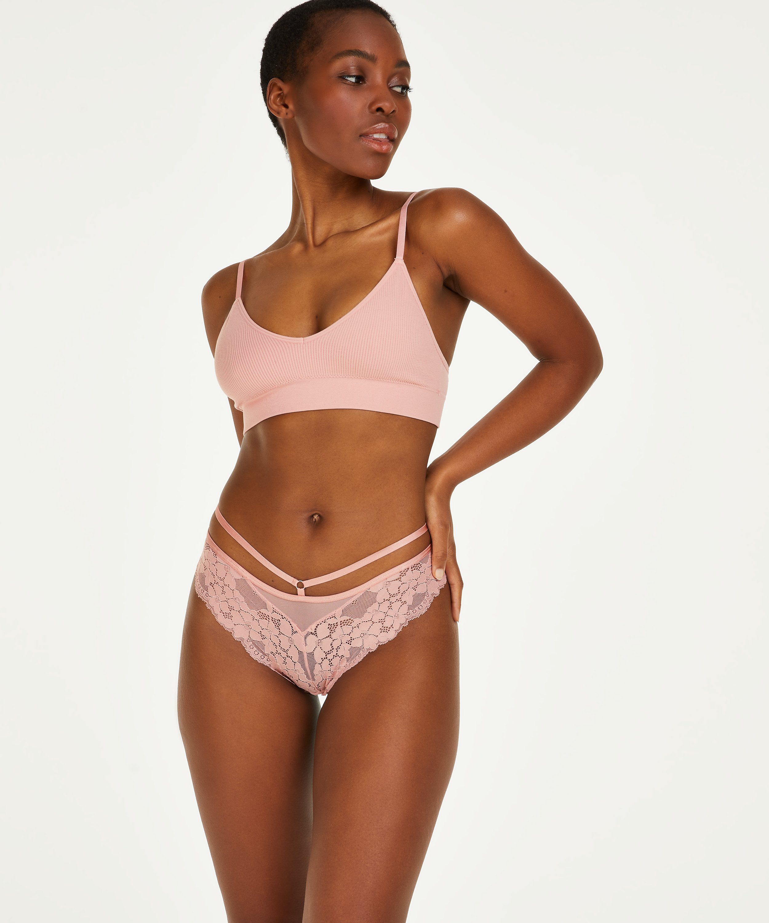 Isabelle brasiliansk truse, Rosa, main