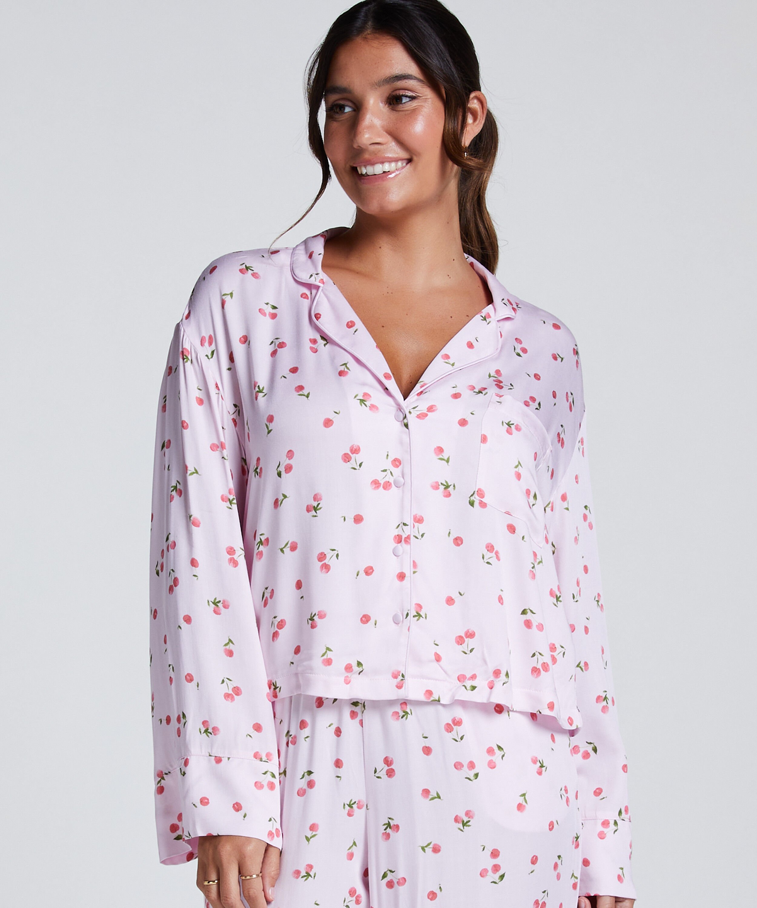 Langermet jakke i sateng