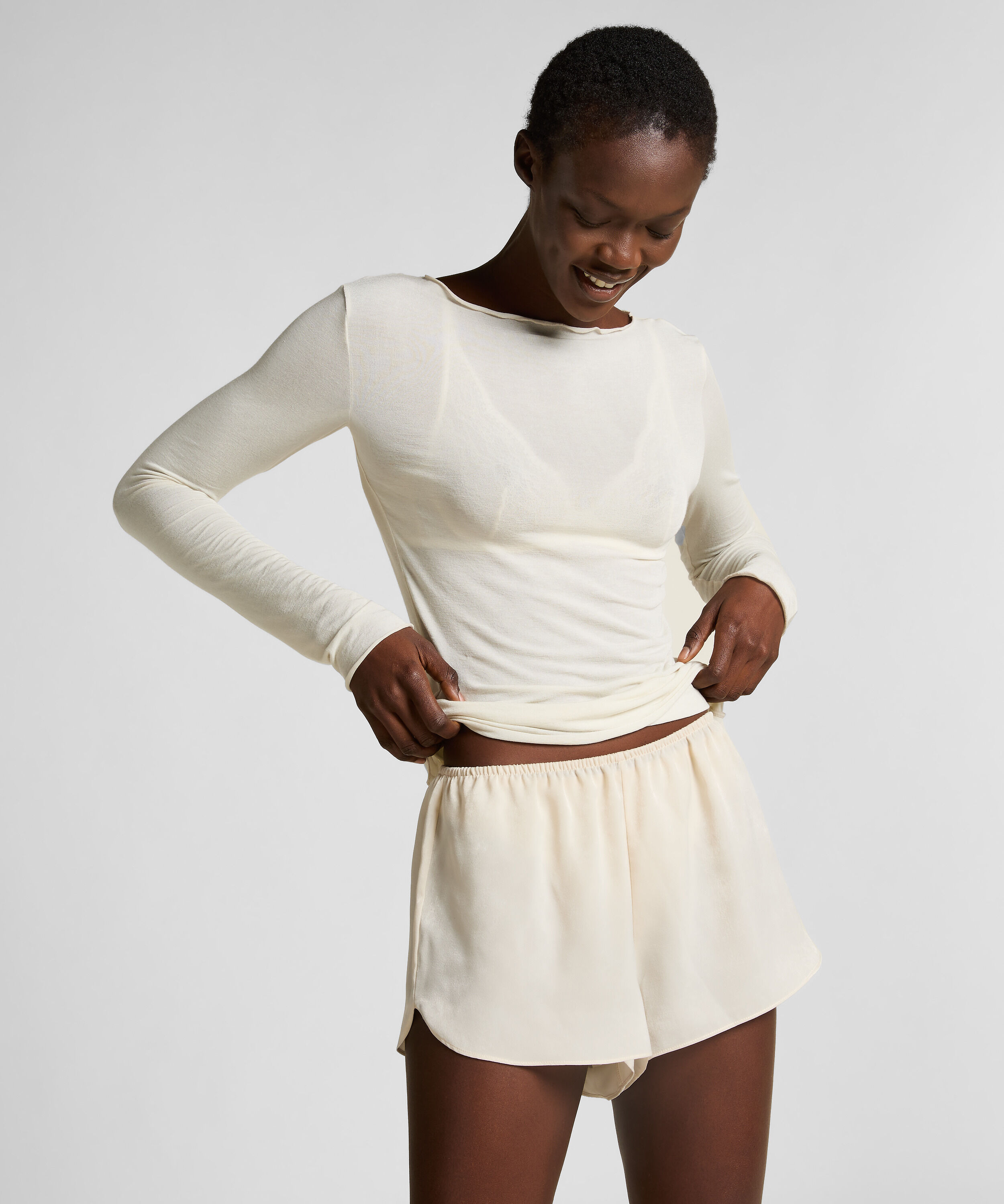 Kort Satin Minimal, Hvit Kort Satin Minimal, Hvit
