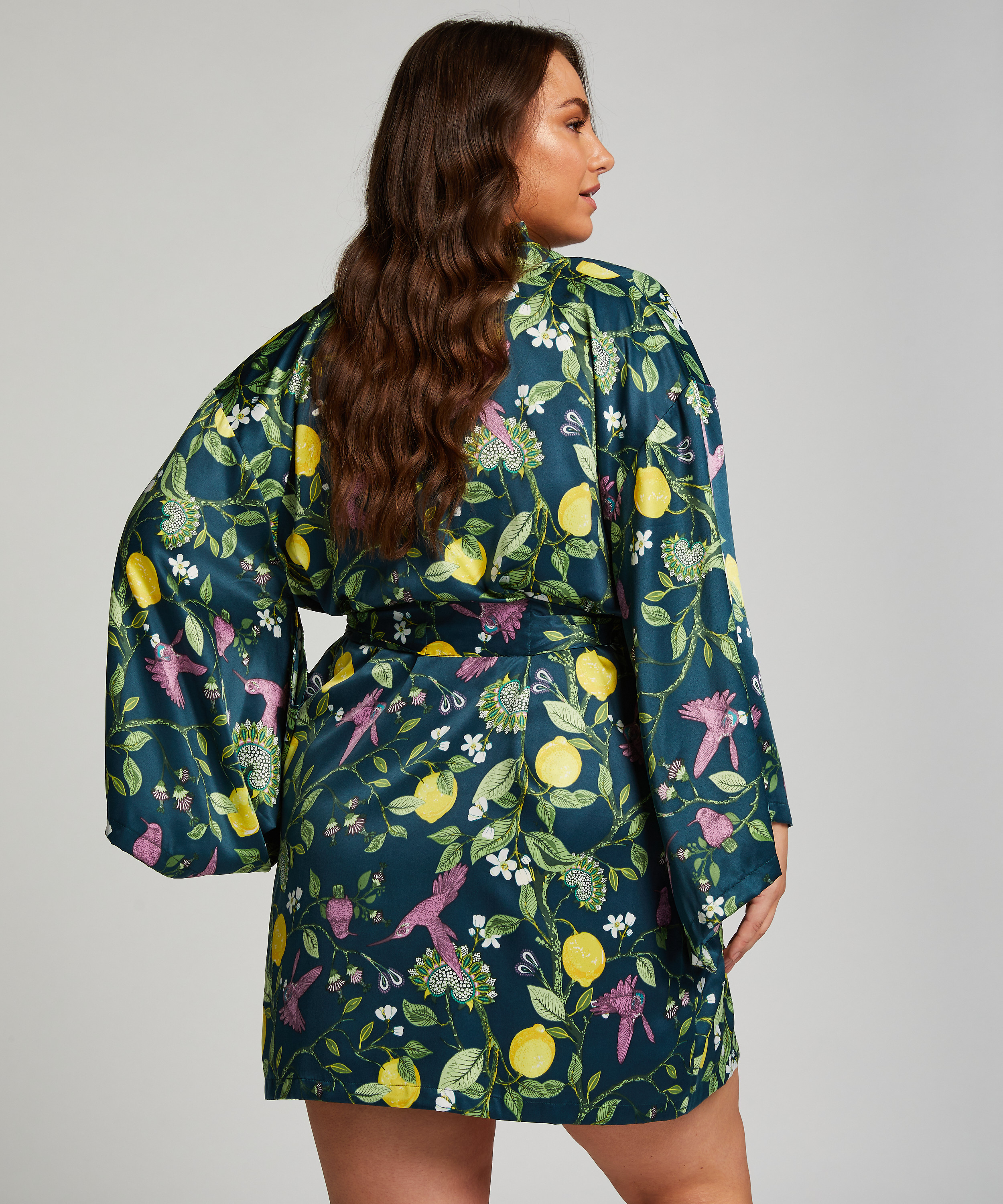 Kimono Satin, Bl&aring;, main