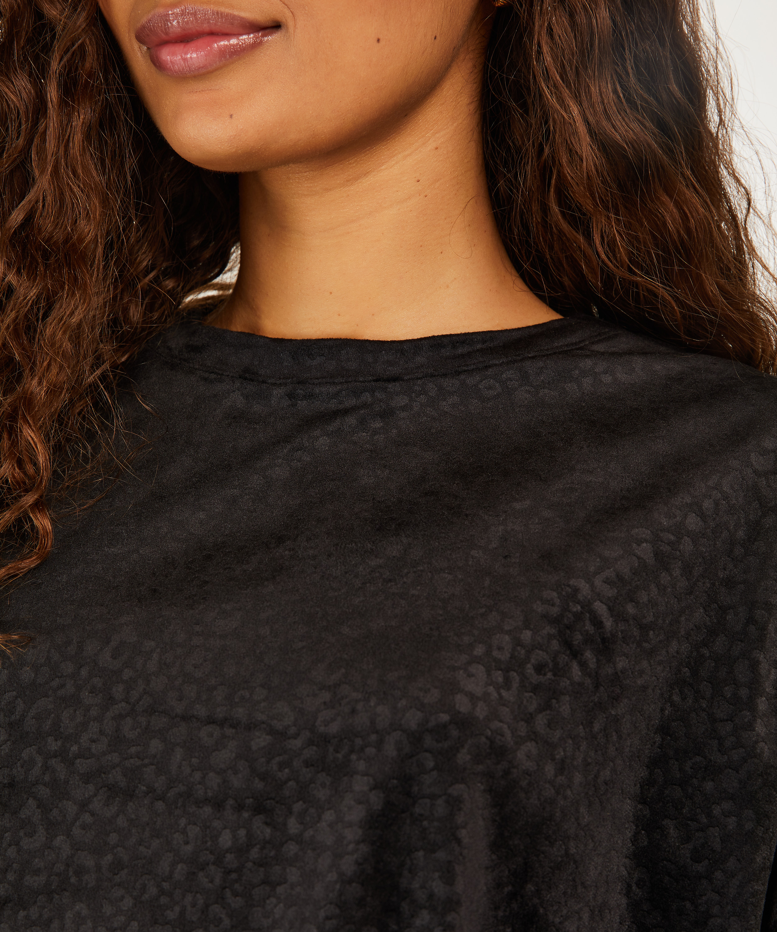 Topp i velur, Svart, main