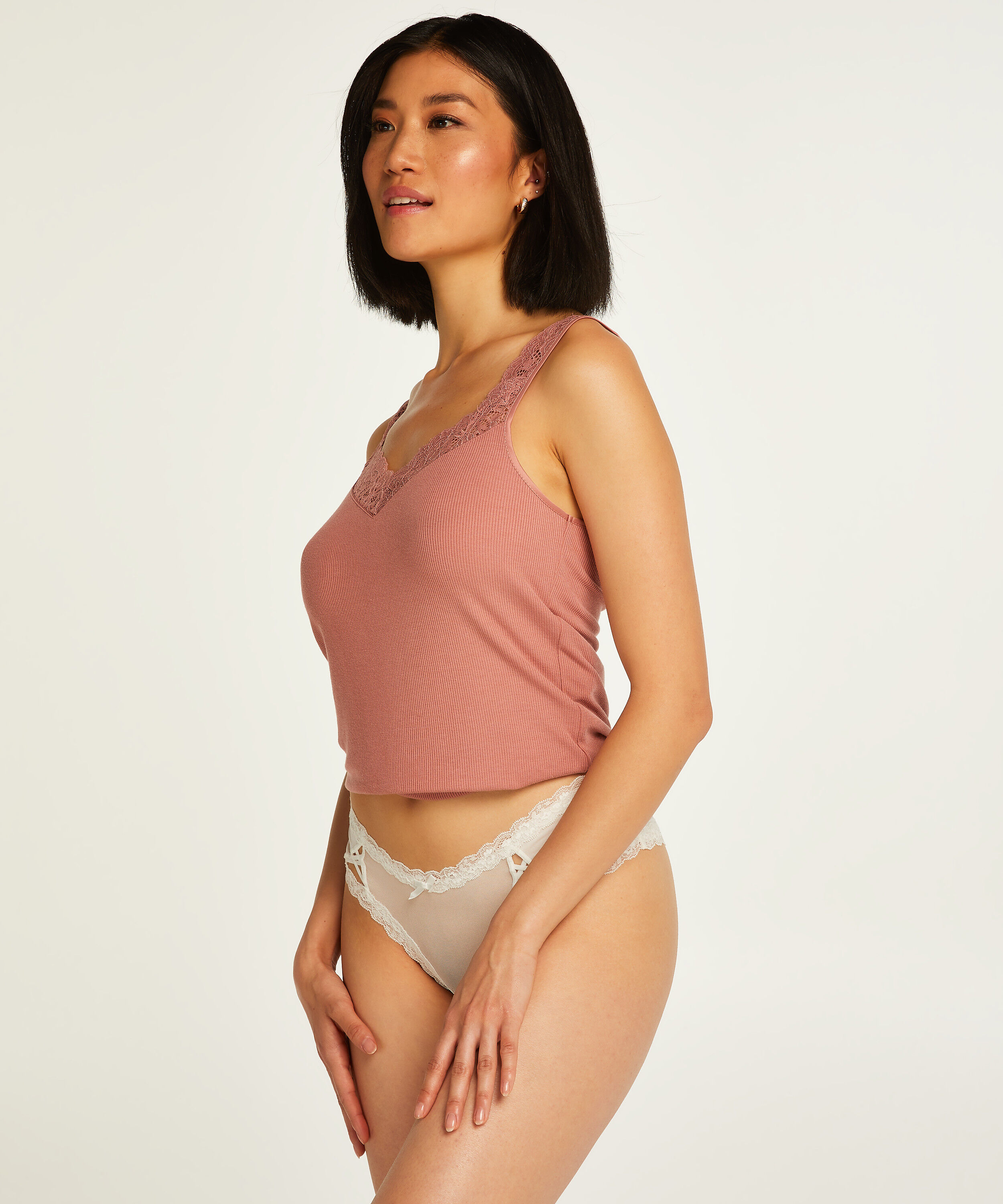 Kyla V-formet brasilianer, Hvit