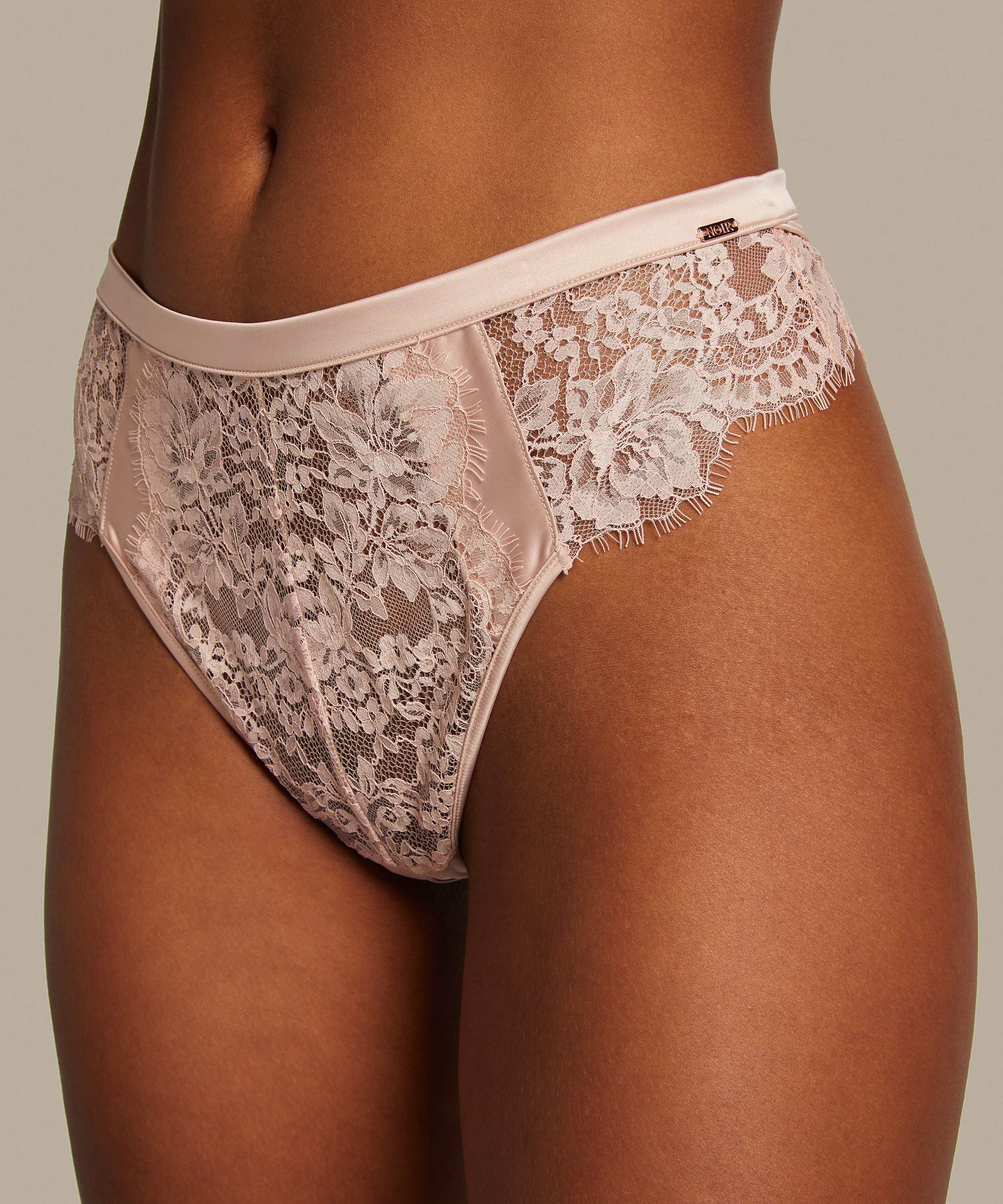 G-streng Chalice, Rosa, main