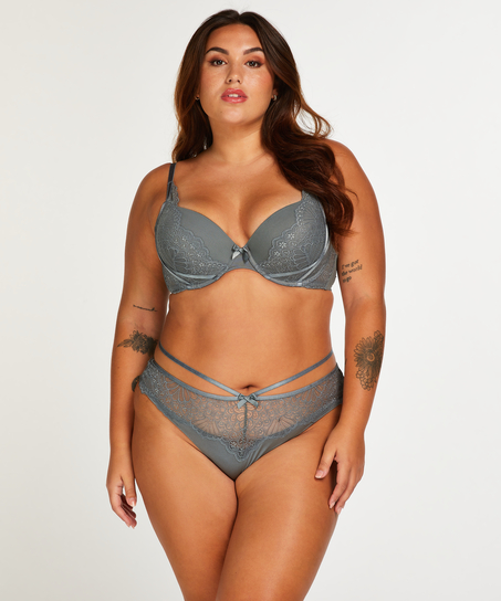 Naomi brazilian, Bl&aring;