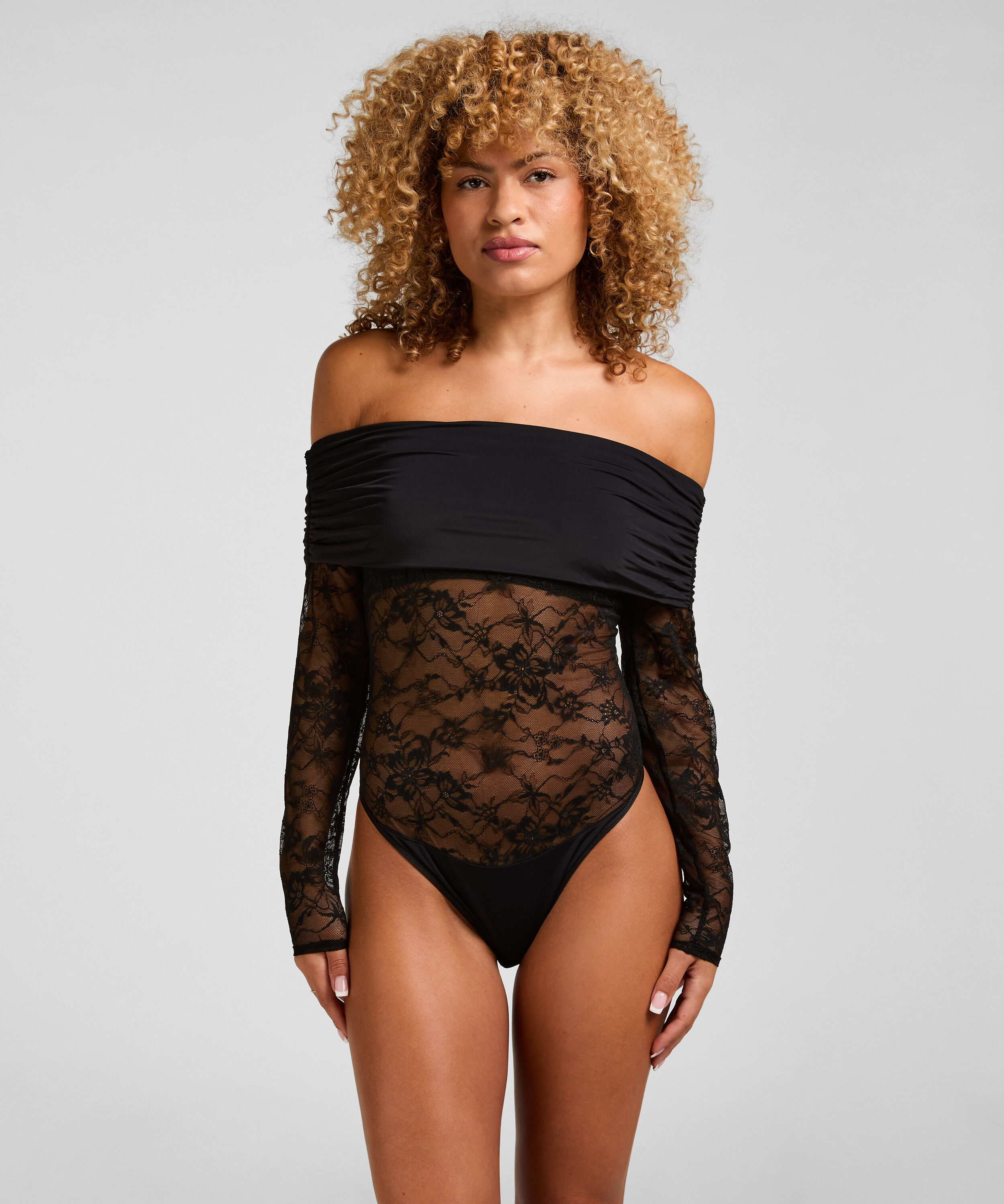 Body Hazel, Svart