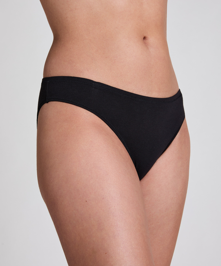 Usynlig Kira Rio, Svart