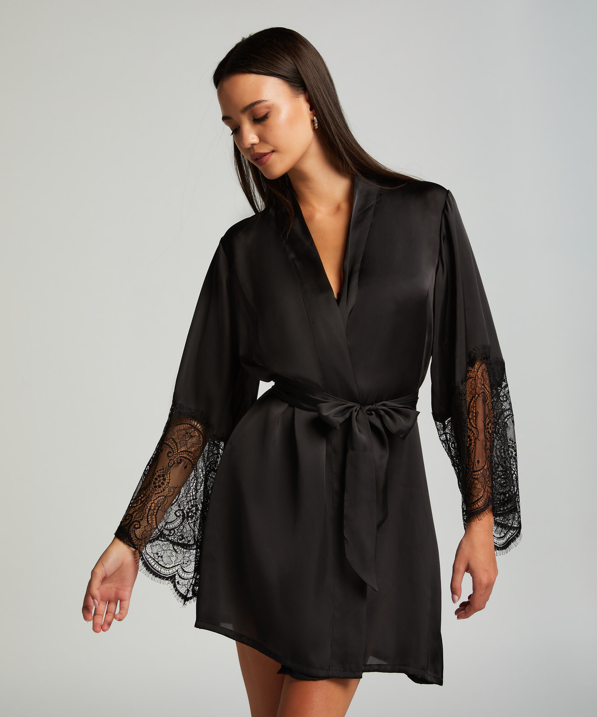 Lace satengkimono, Svart