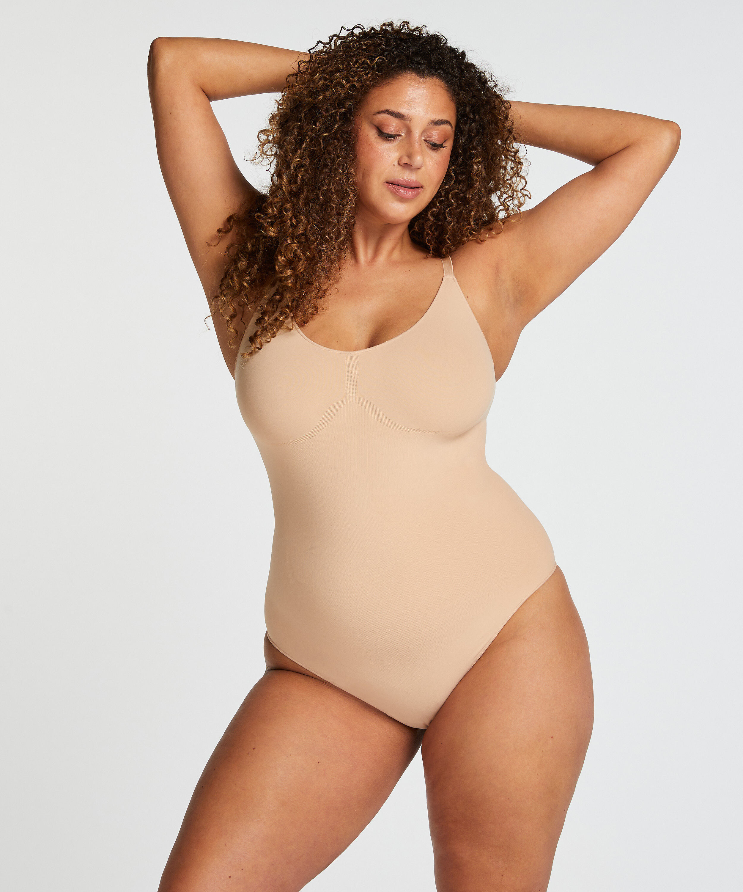 S&oslash;ml&oslash;s body med h&oslash;yt snitt, Beige