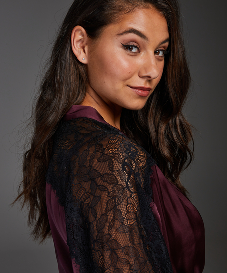 Nadia satengkimono, R&oslash;d