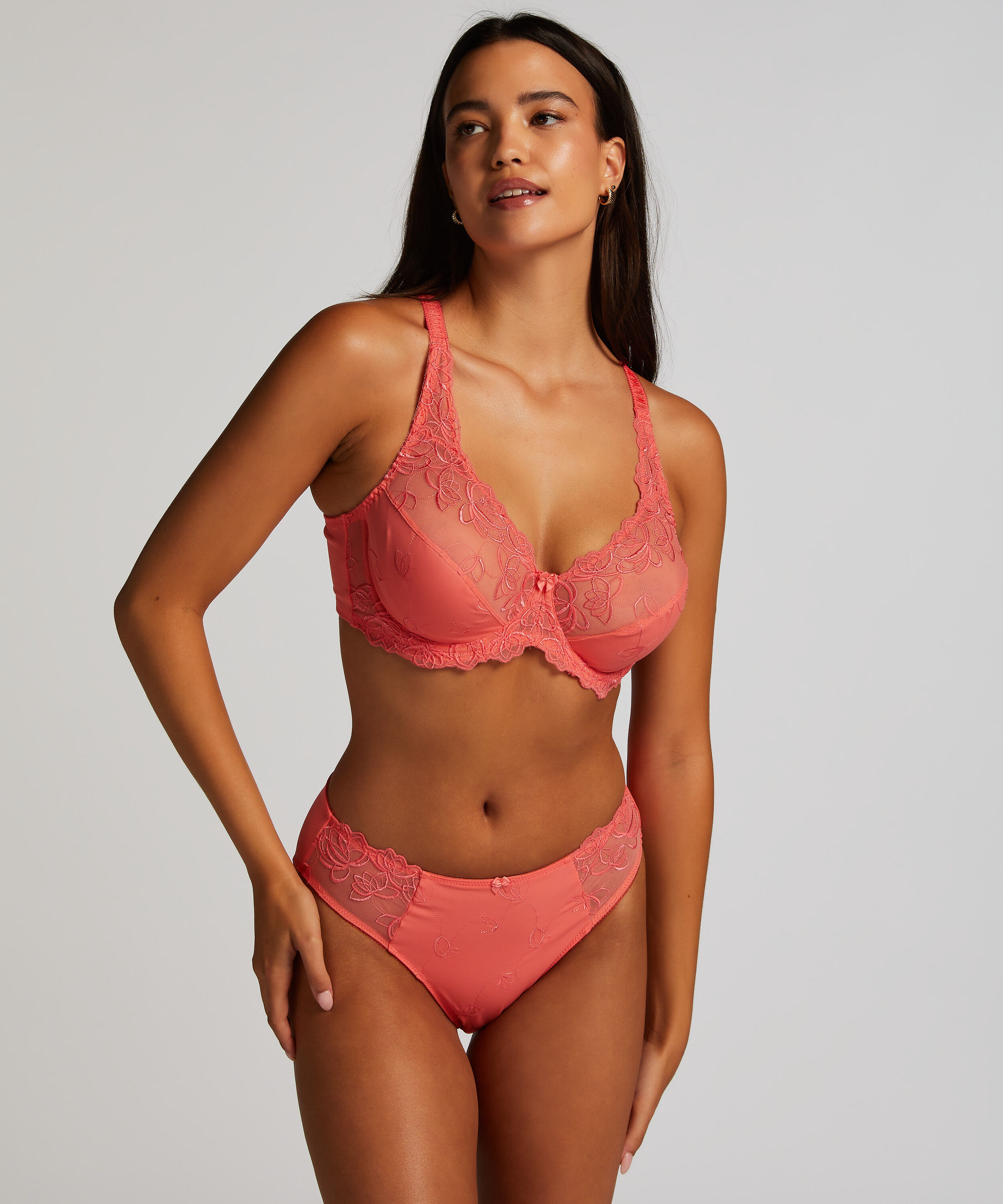 Truser Diva, Rosa