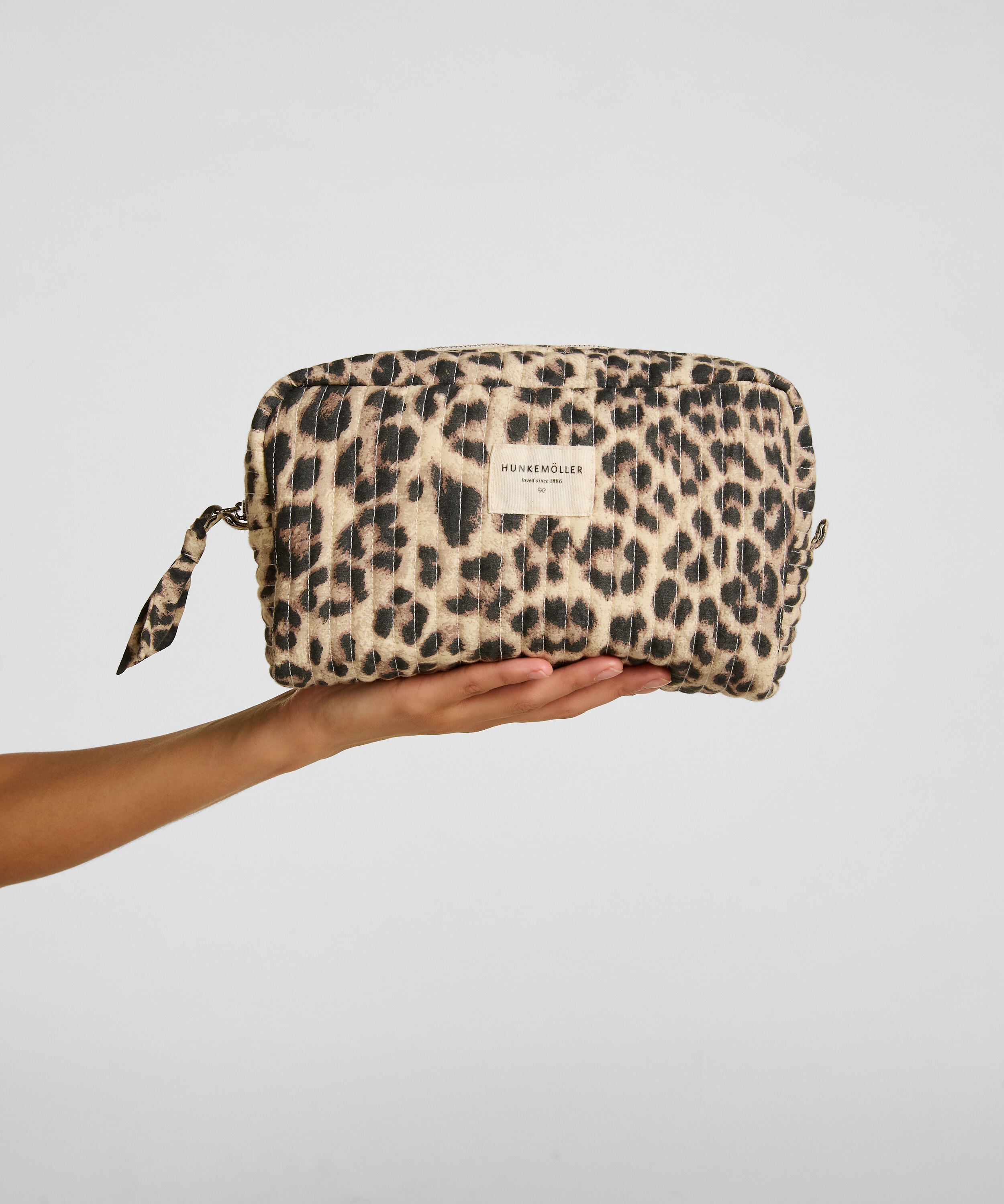 Sminkeveske Stor Leopard, Beige Sminkeveske Stor Leopard, Beige