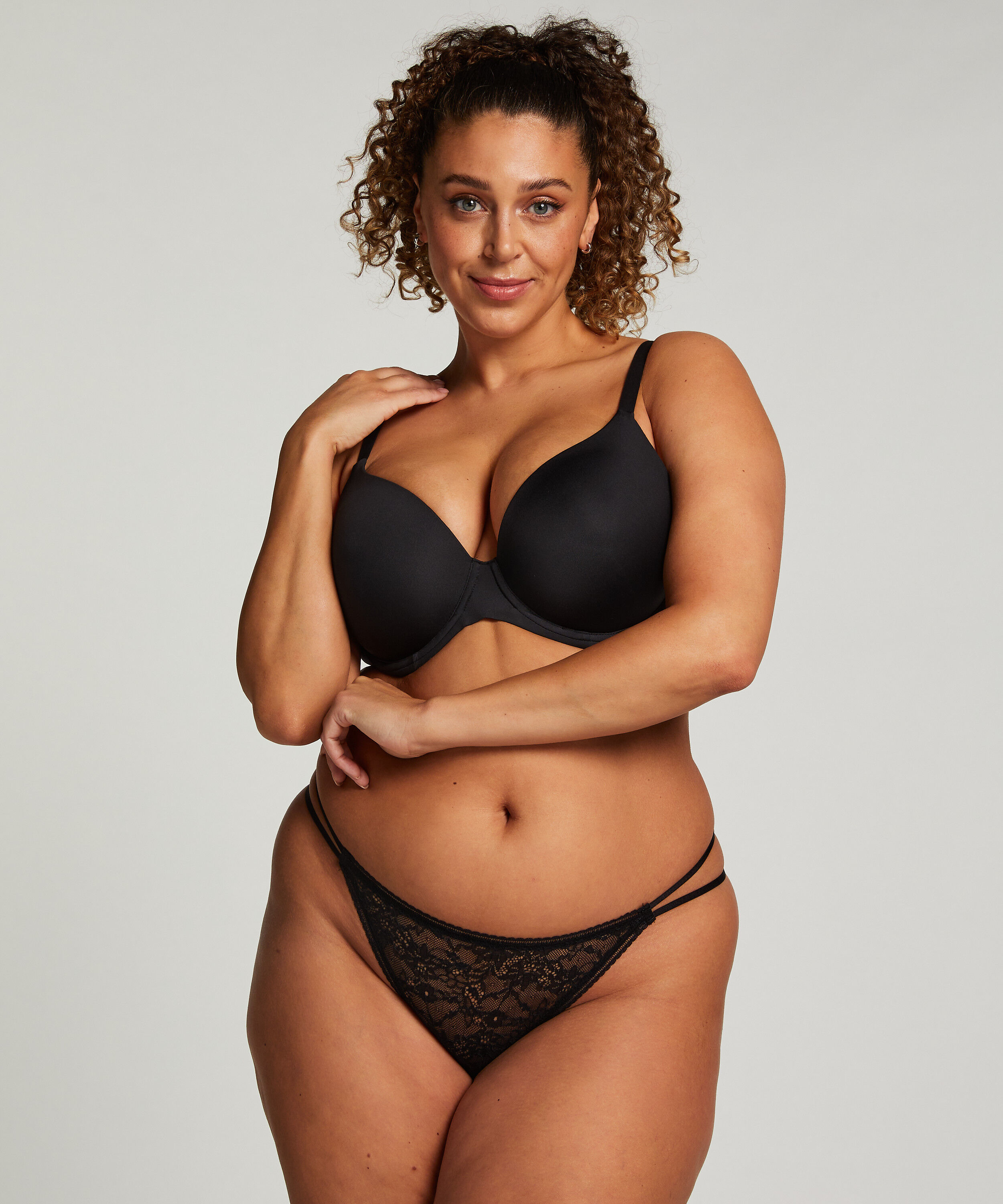 G-streng Lyla, Svart