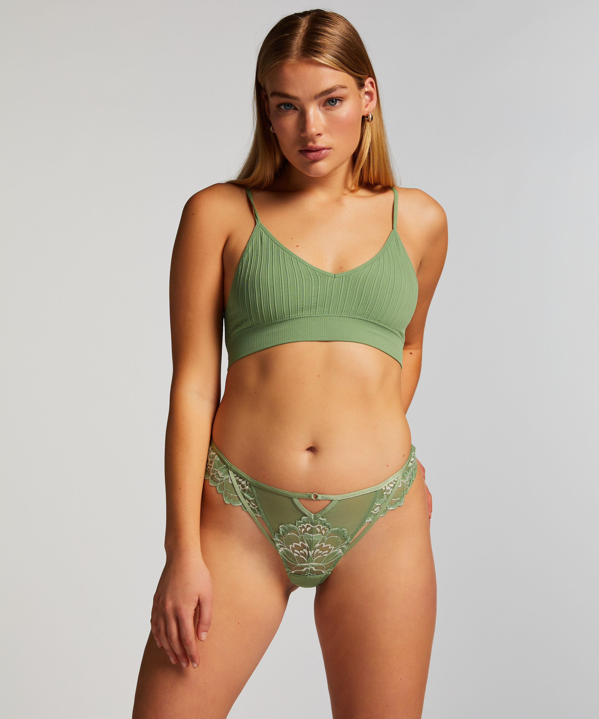 Tanga River, Gr&oslash;nn