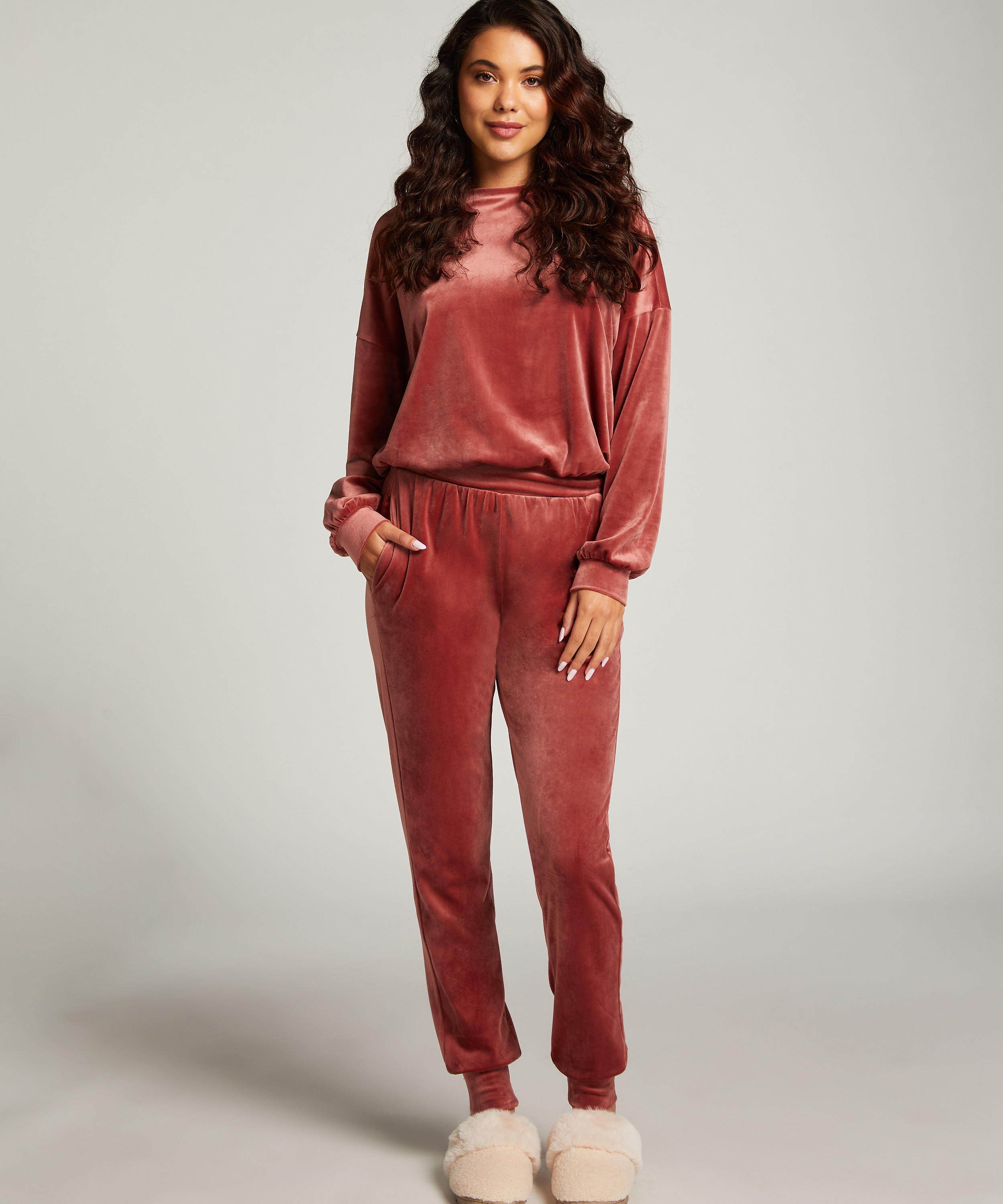 Topp i velur, Rosa, main