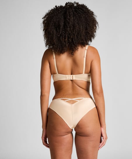 Emilia Brazilian, Gul