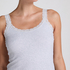 Ribbestrikket singlet med blonder, Beige