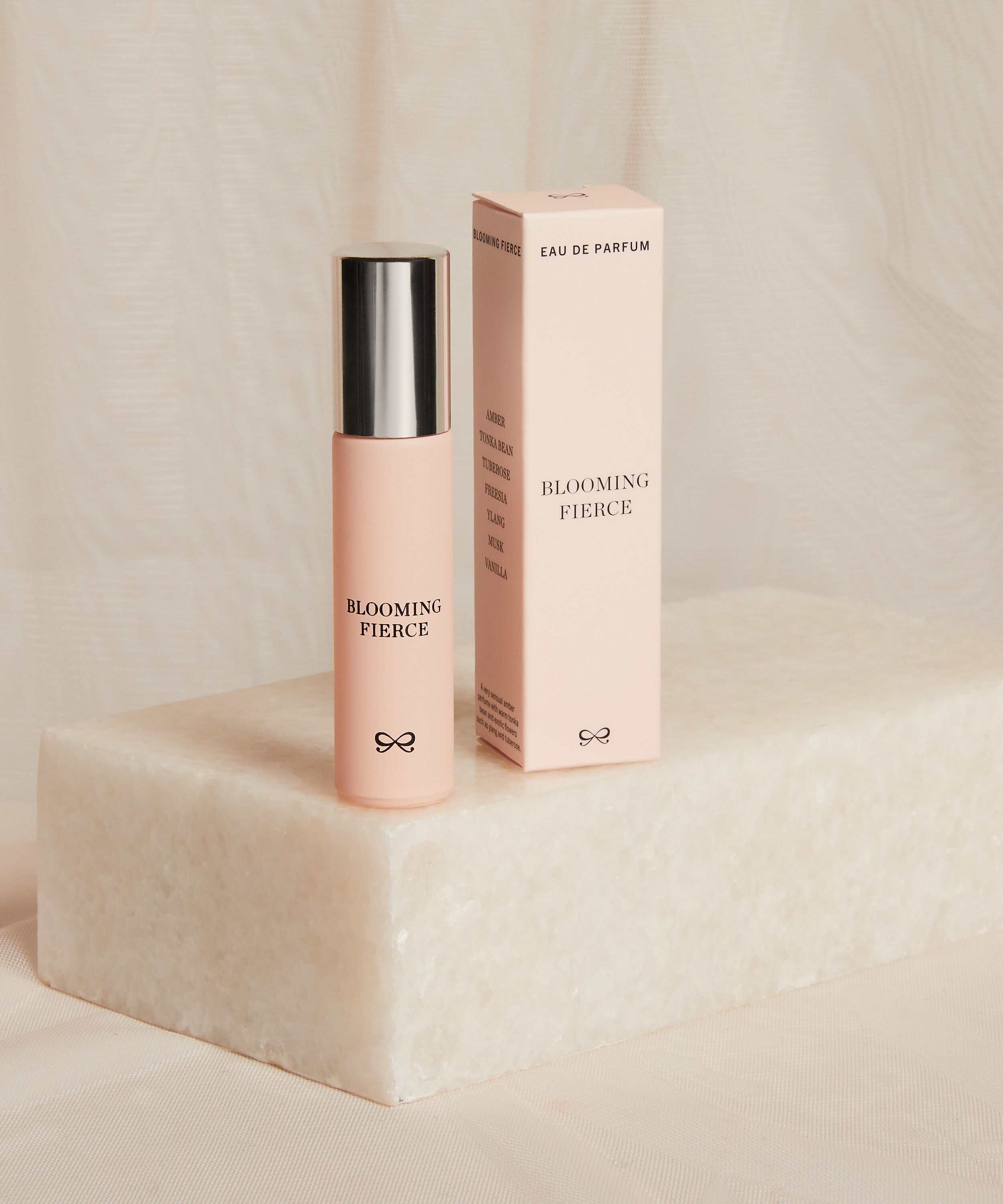 Veskespray Blooming Fierce 10 ml, Hvit