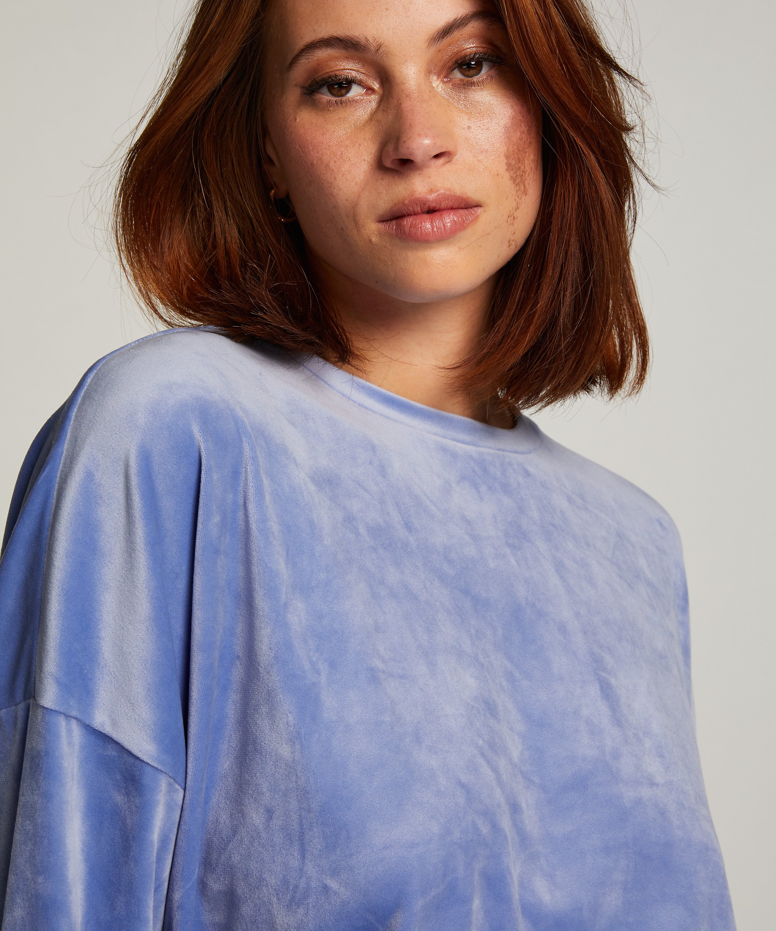 Topp i velur, Blå, main