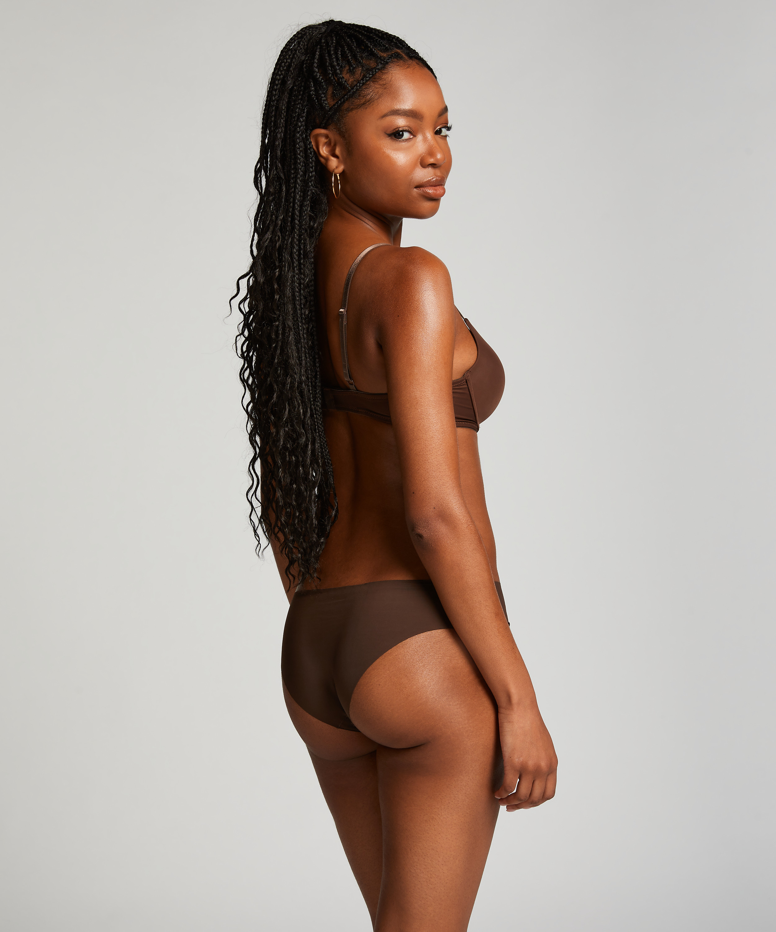 Invisible brazilian, Brun, main