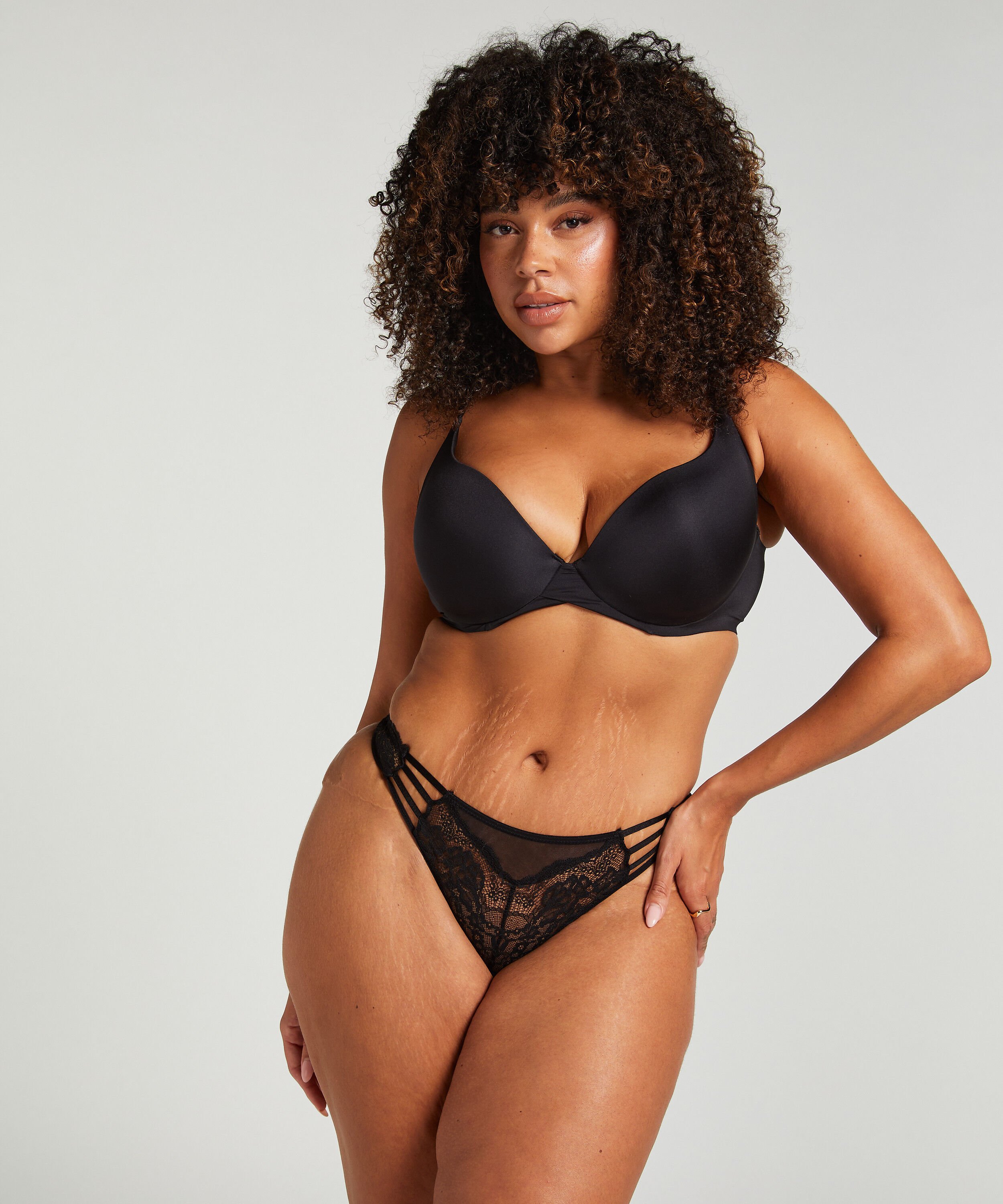 G-streng Briar, Svart