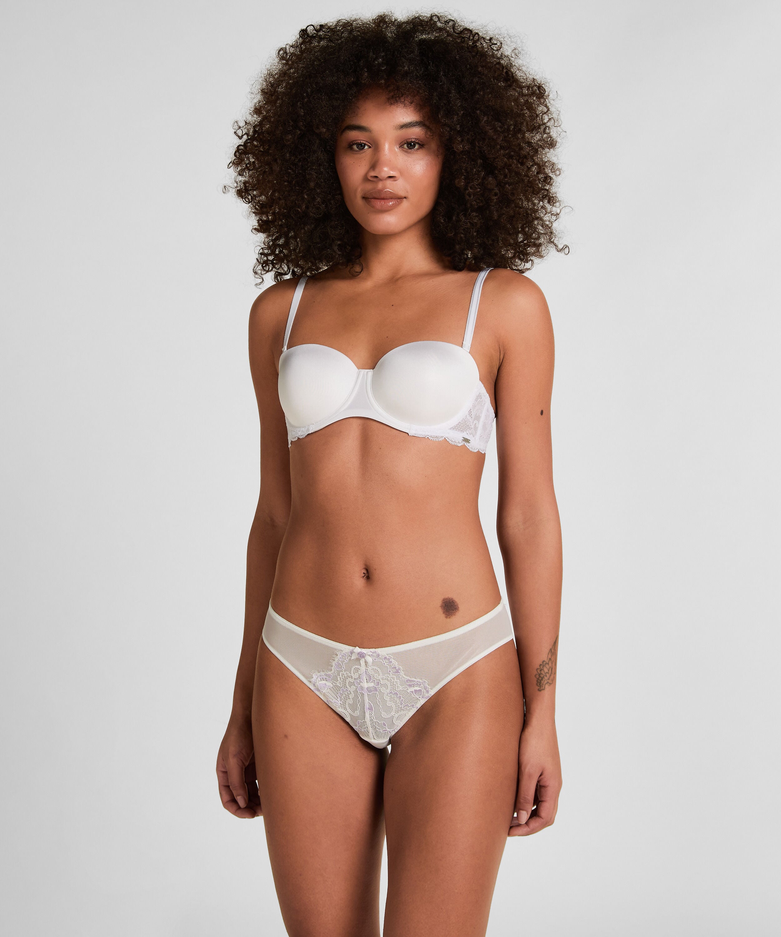 Solene Brazilian, Hvit