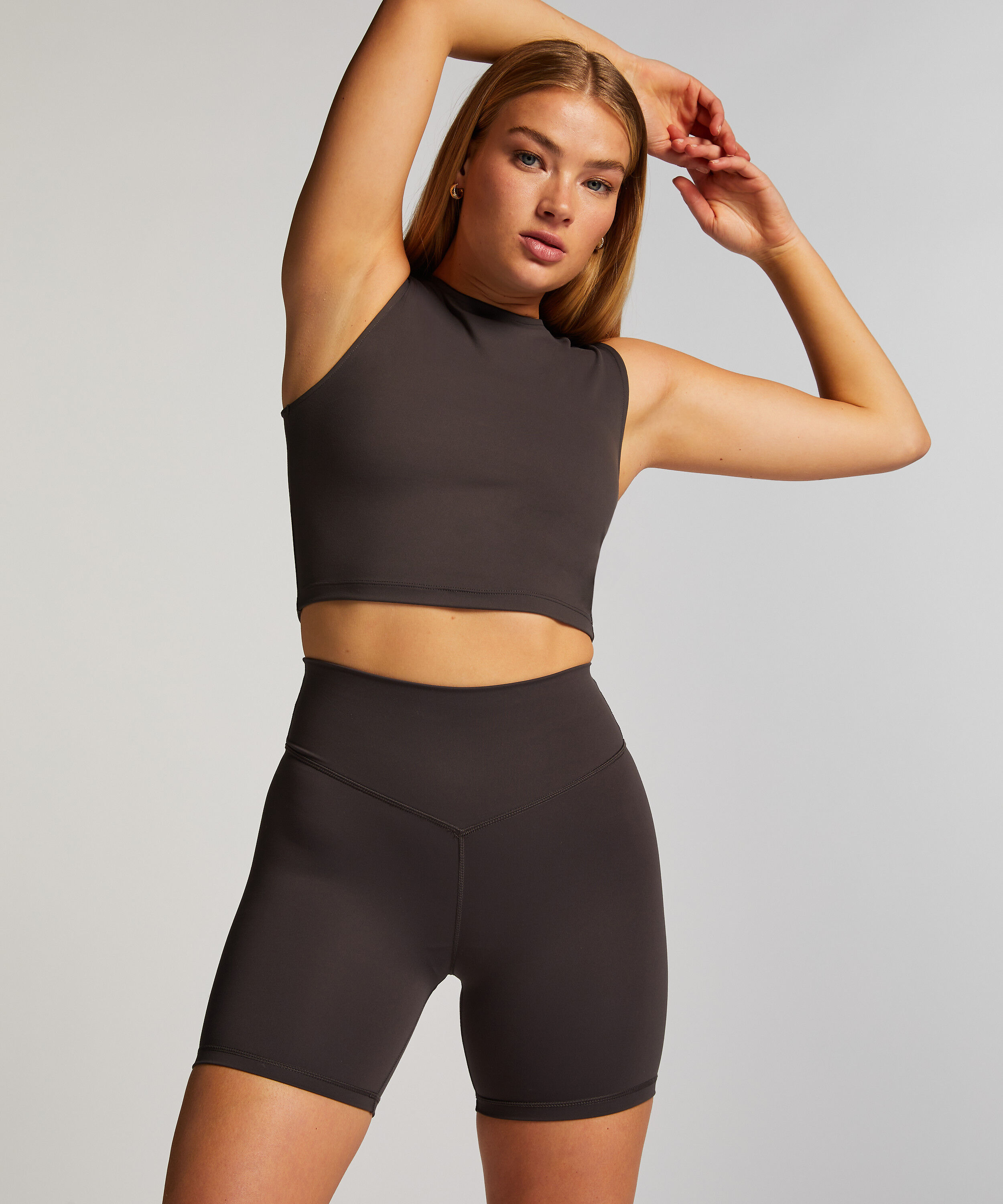 HKMX The Balance Short, Grå